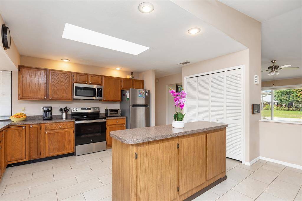 Port St Lucie, FL 34983,1550 SE Pratt St