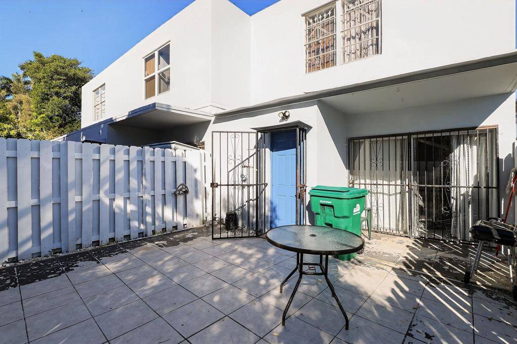 Miami, FL 33161,14220 NE 3rd Ct #10A