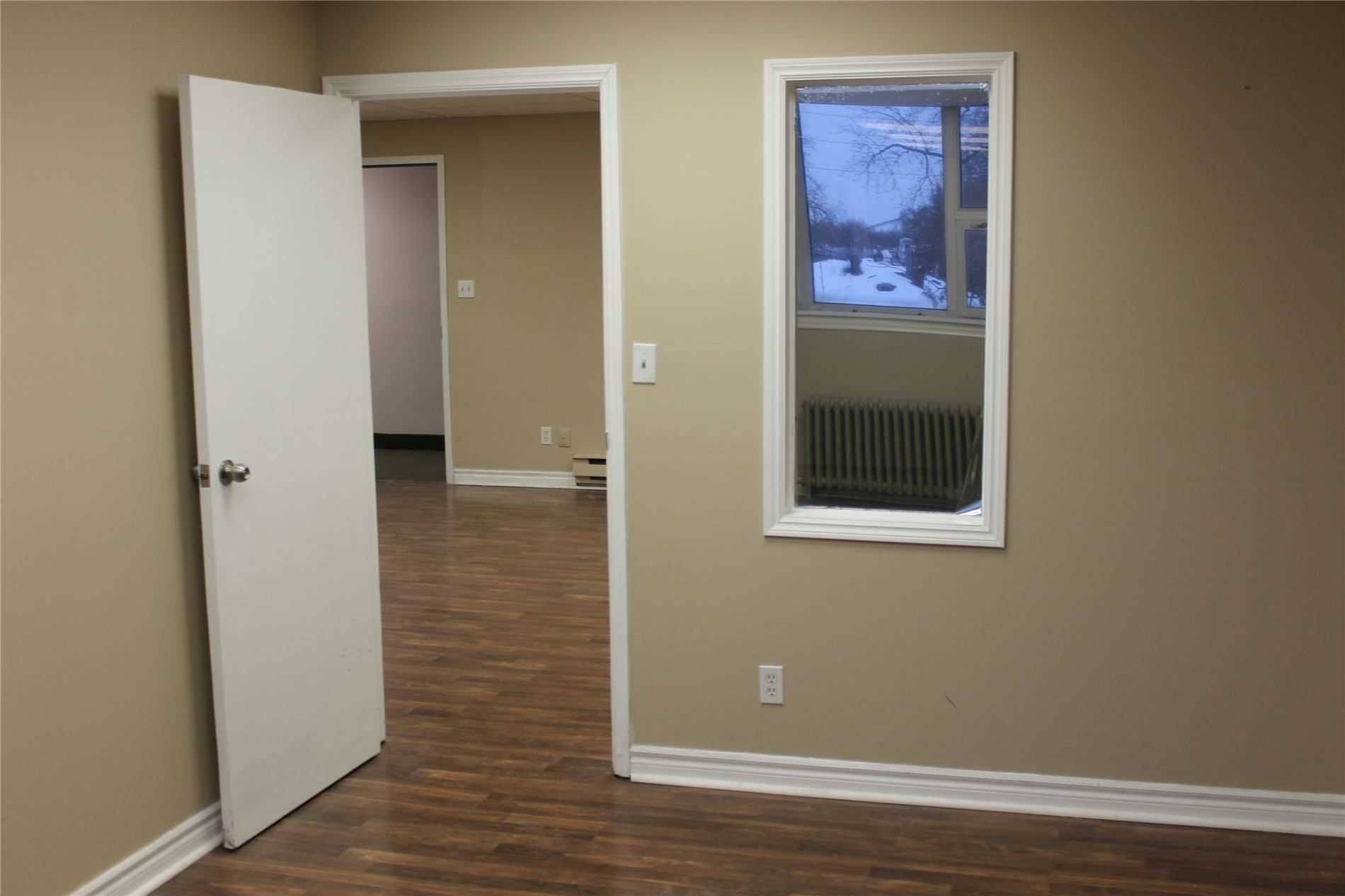 Richmond Hill, ON L4C 3B2,10255 Yonge ST #207