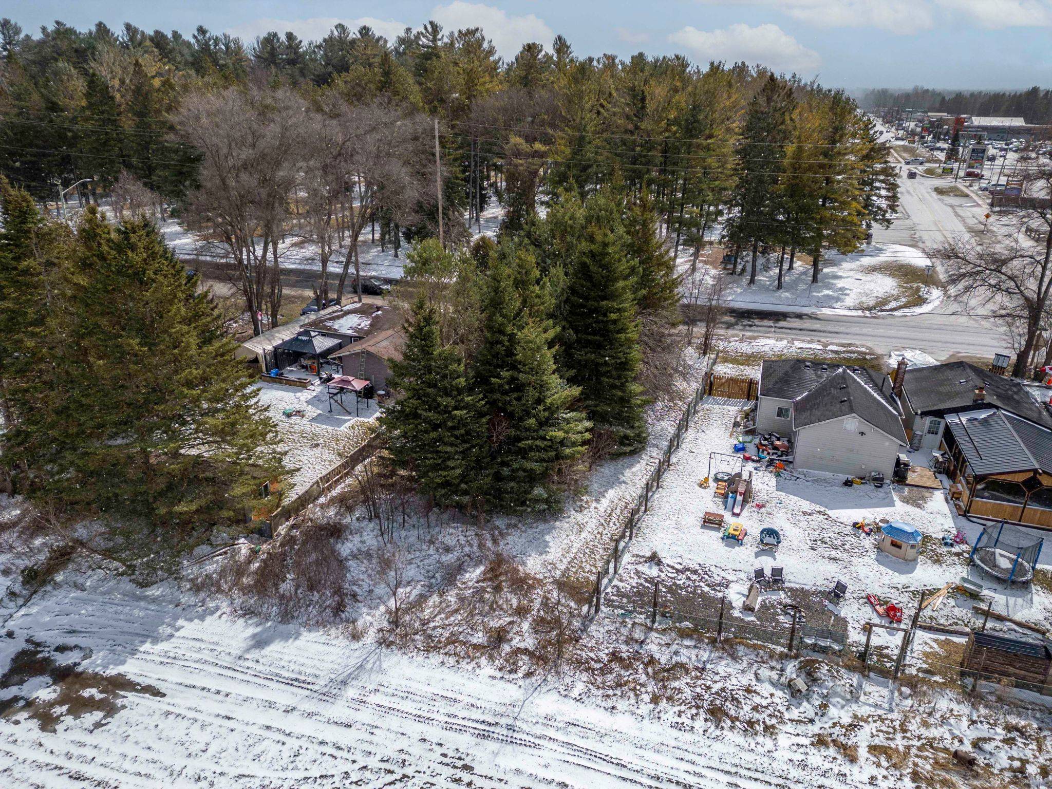 Essa, ON L0M 1B0,18 Brentwood RD W