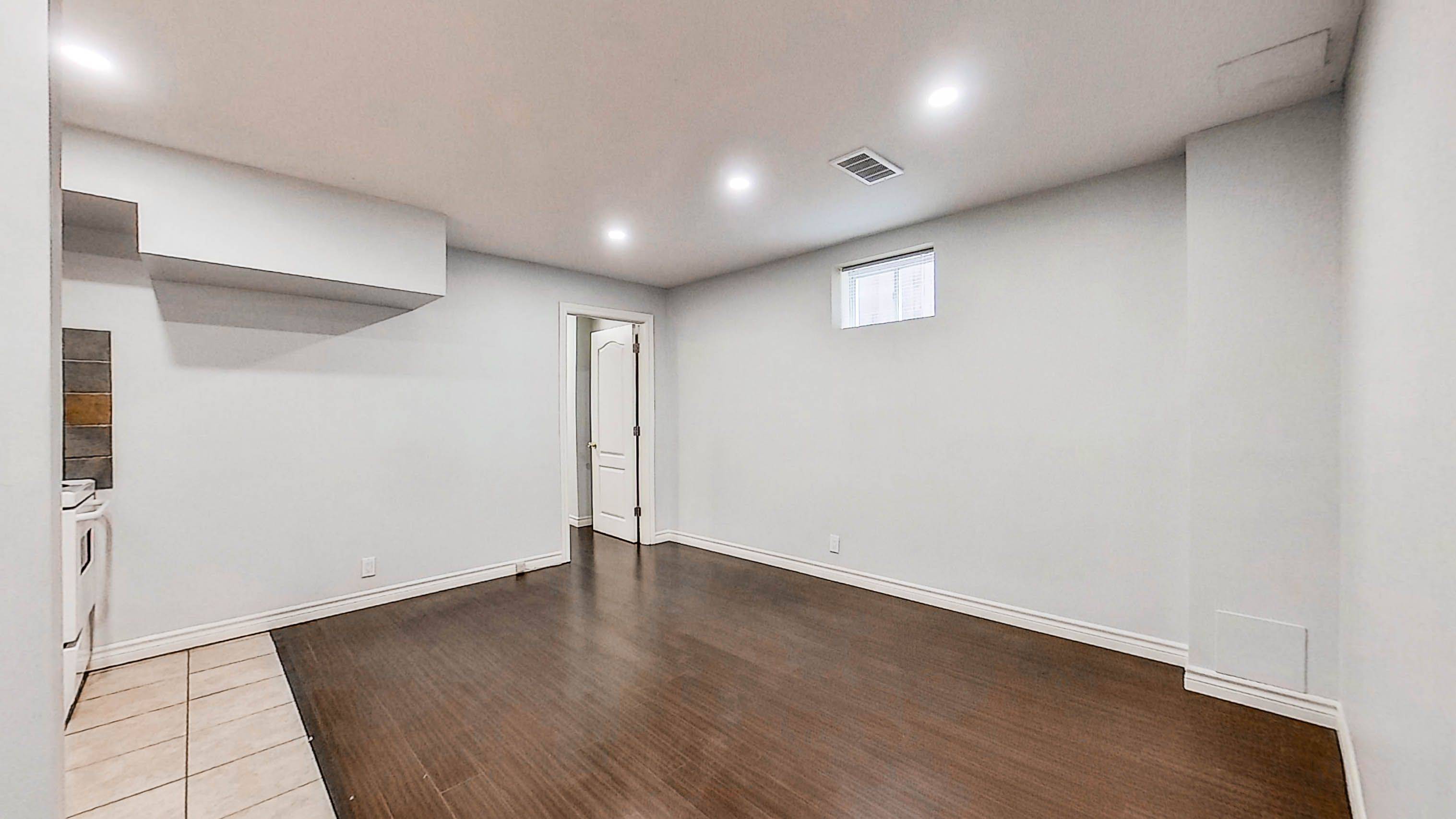 Vaughan, ON L4J 8J5,156 Townsgate DR #BSMT #2