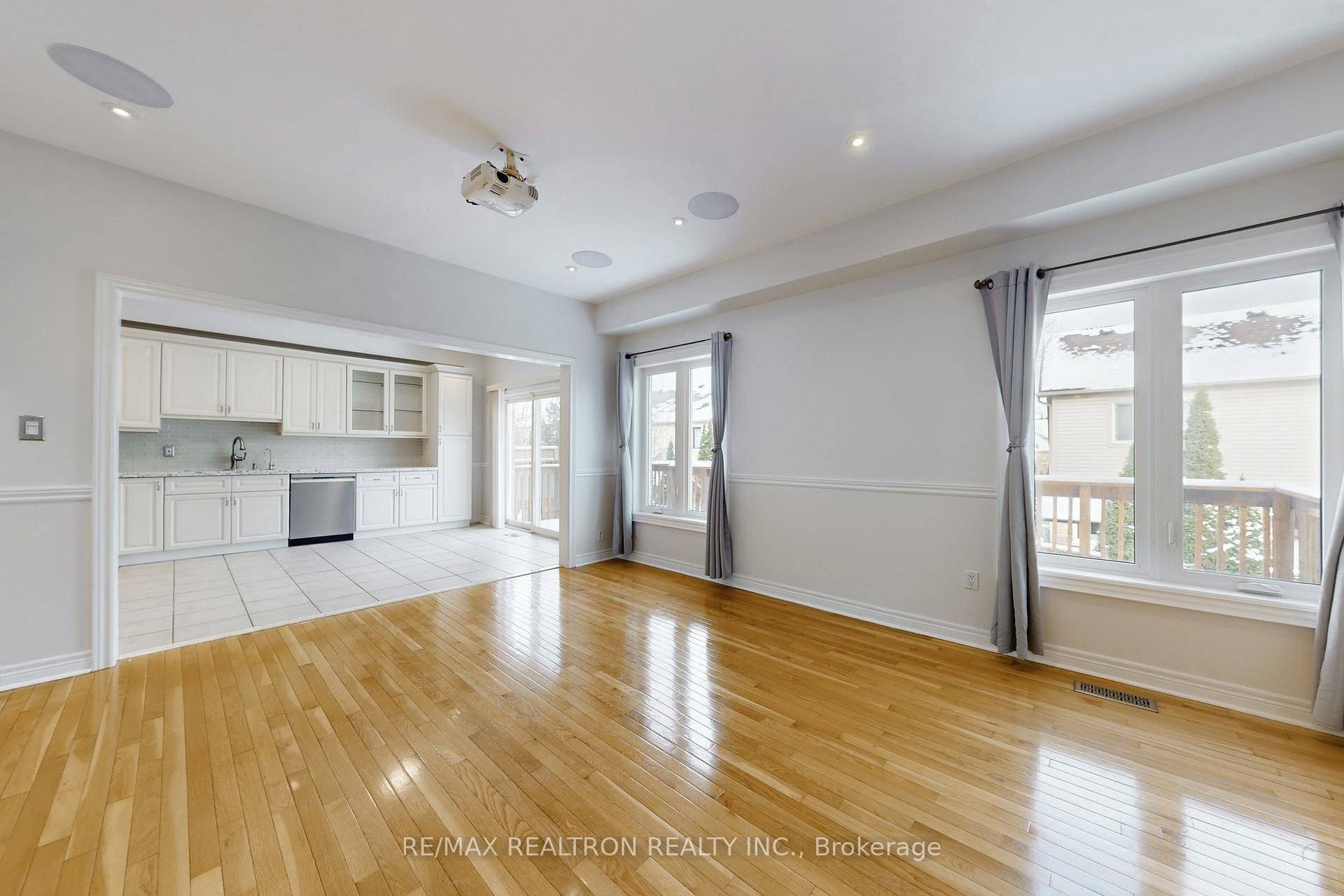 Aurora, ON L4G 7P4,70 Earl Stewart DR