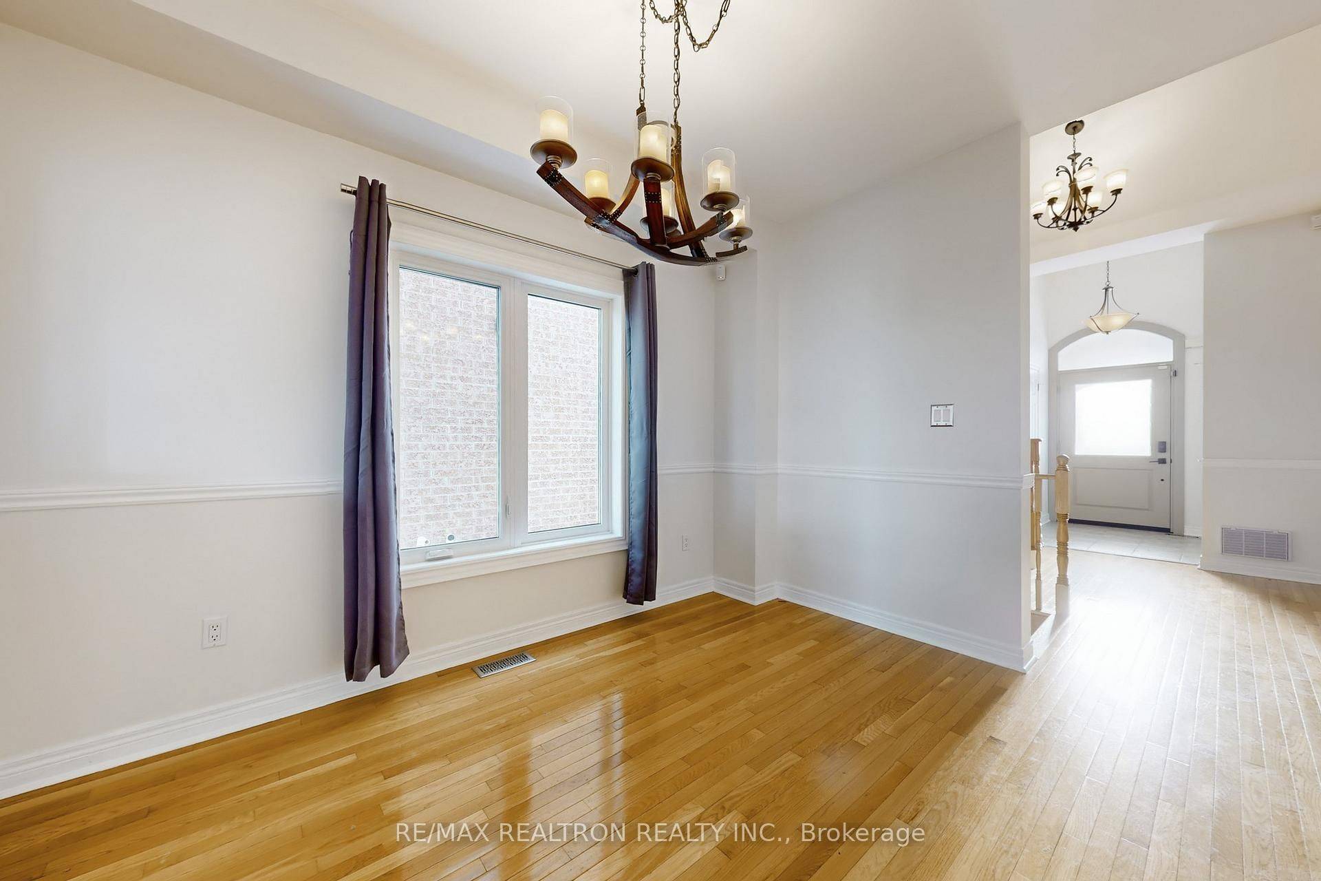 Aurora, ON L4G 7P4,70 Earl Stewart DR