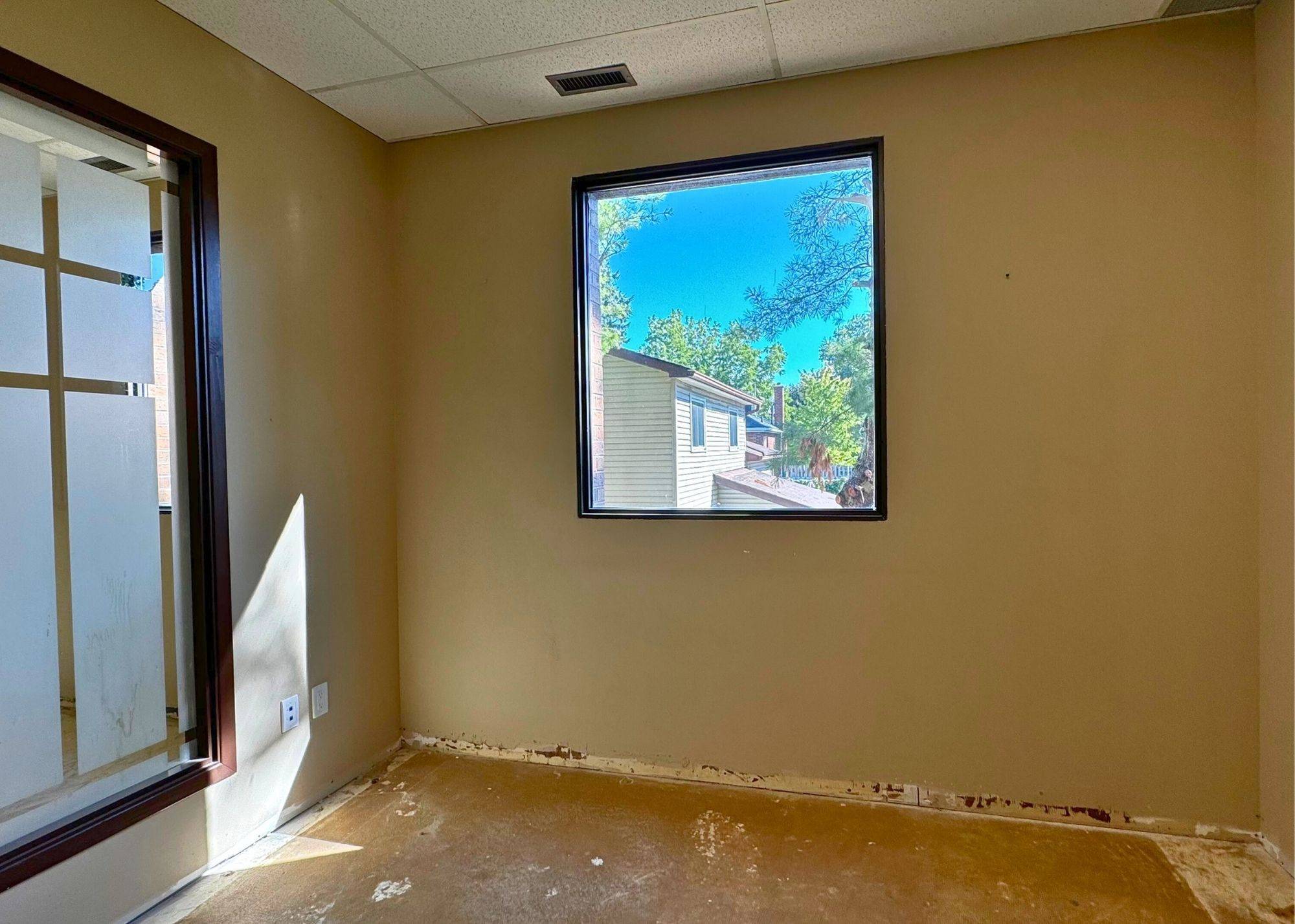 Barrie, ON L4M 5N6,11 Ferris LN #201/203