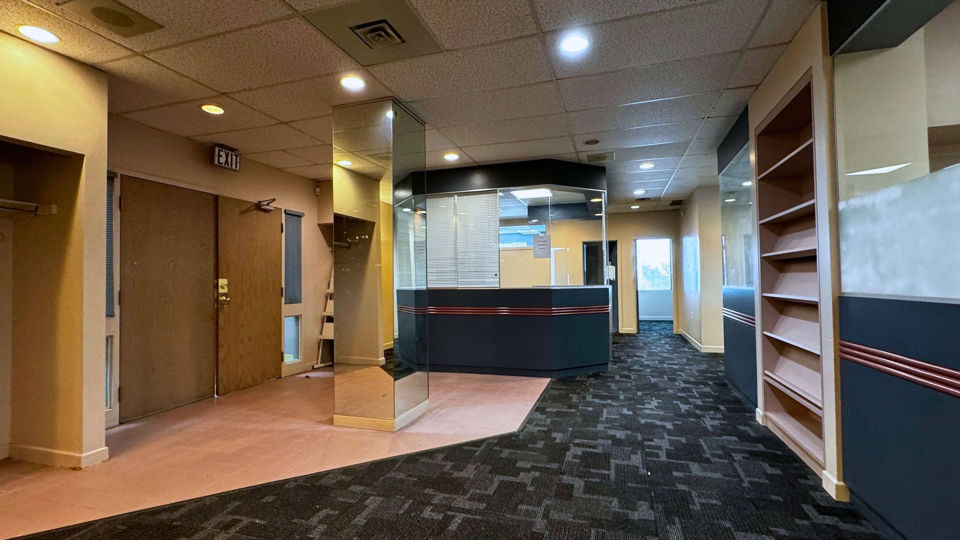 Barrie, ON L4M 4S5,190 Cundles RD E #203