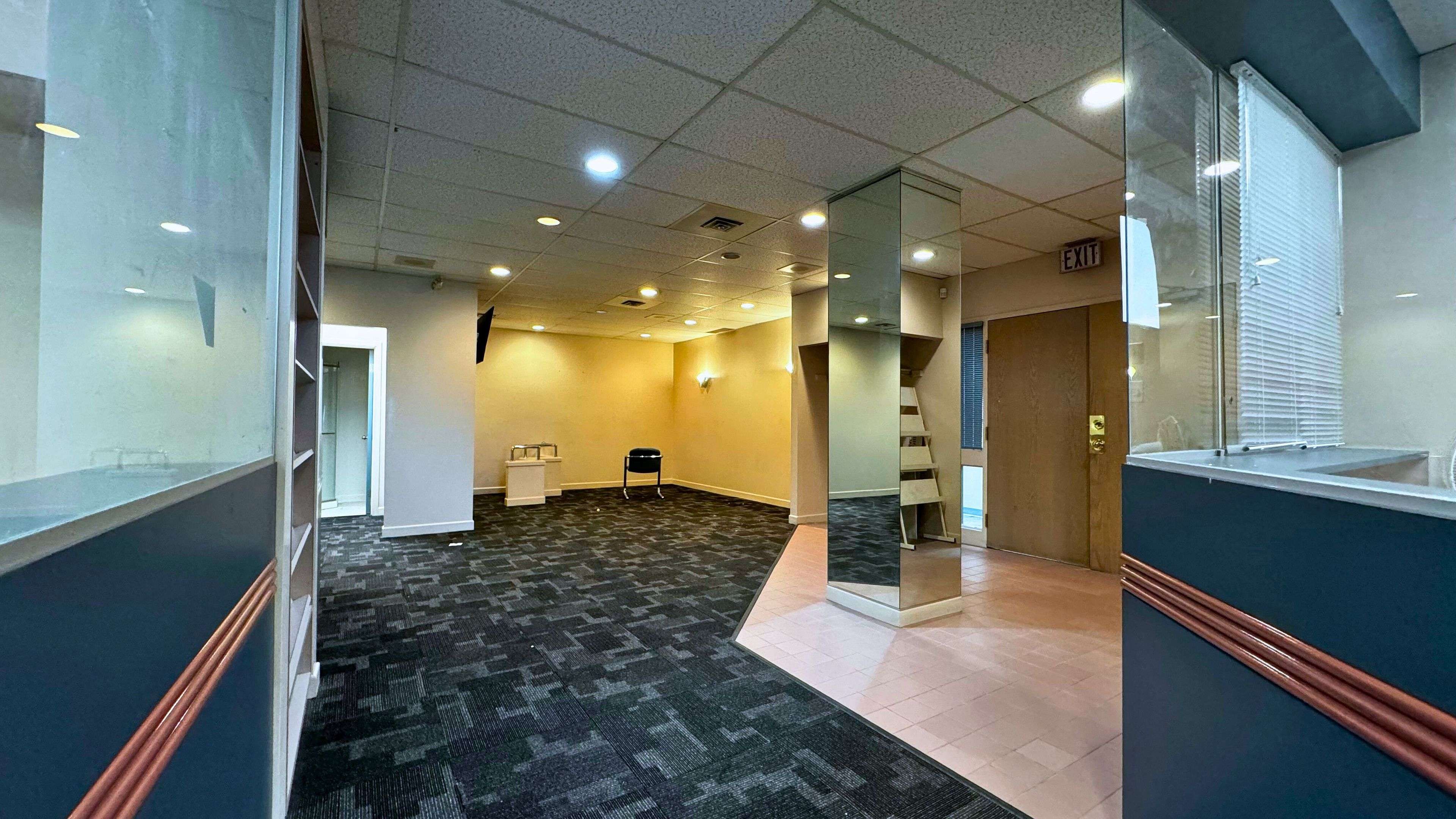 Barrie, ON L4M 4S5,190 Cundles RD E #203