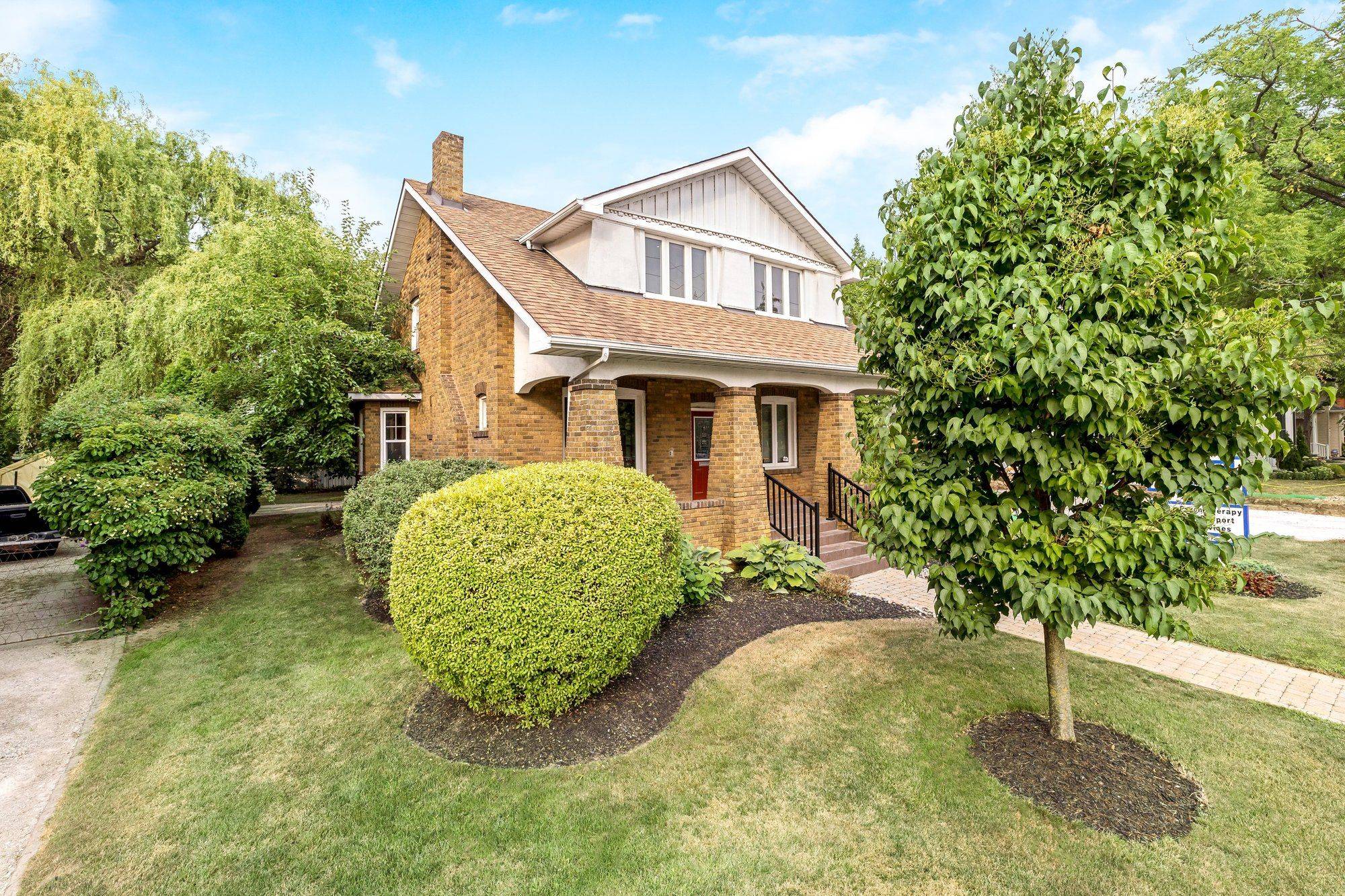 Milton, ON L9T 2R2,142 Martin ST