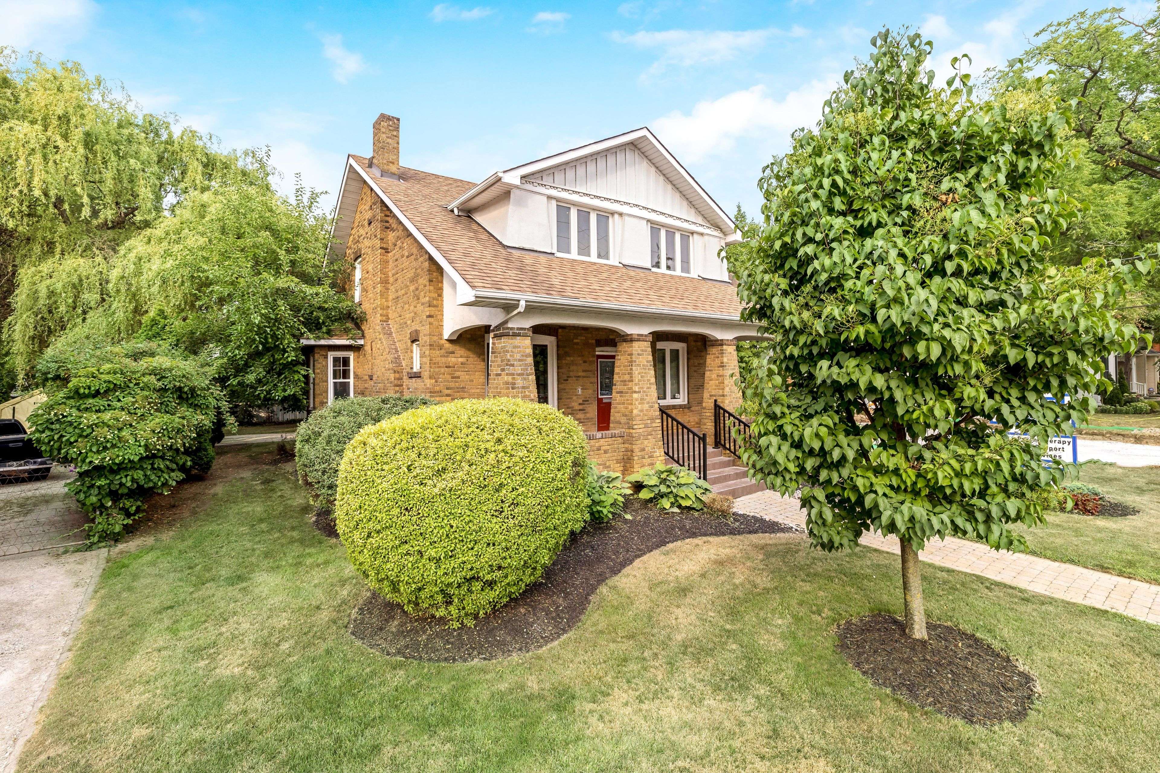 Milton, ON L9T 2R2,142 Martin ST