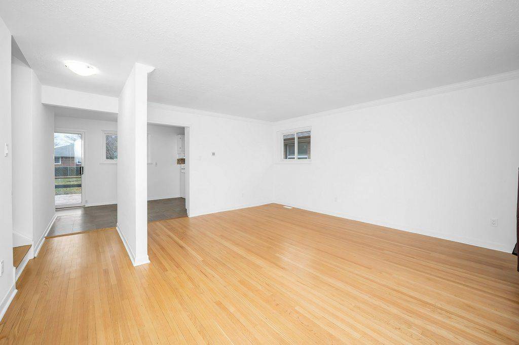 Toronto W09, ON M9R 3W9,37 Vanderbrent CRES