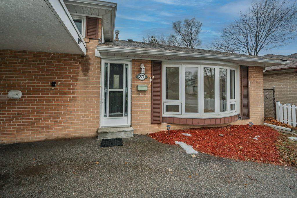 Toronto W09, ON M9R 3W9,37 Vanderbrent CRES