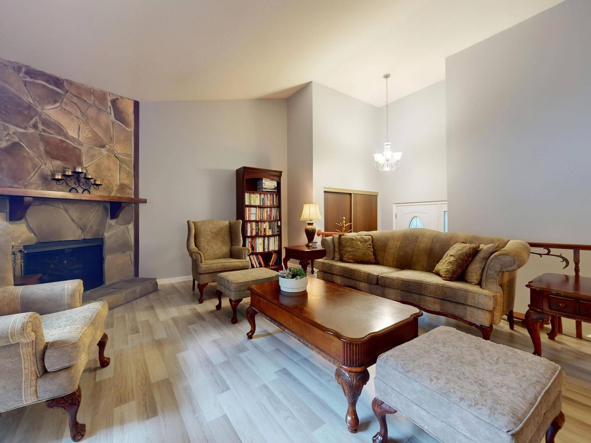 Mississauga, ON L5N 2A6,2669 Inlake CT