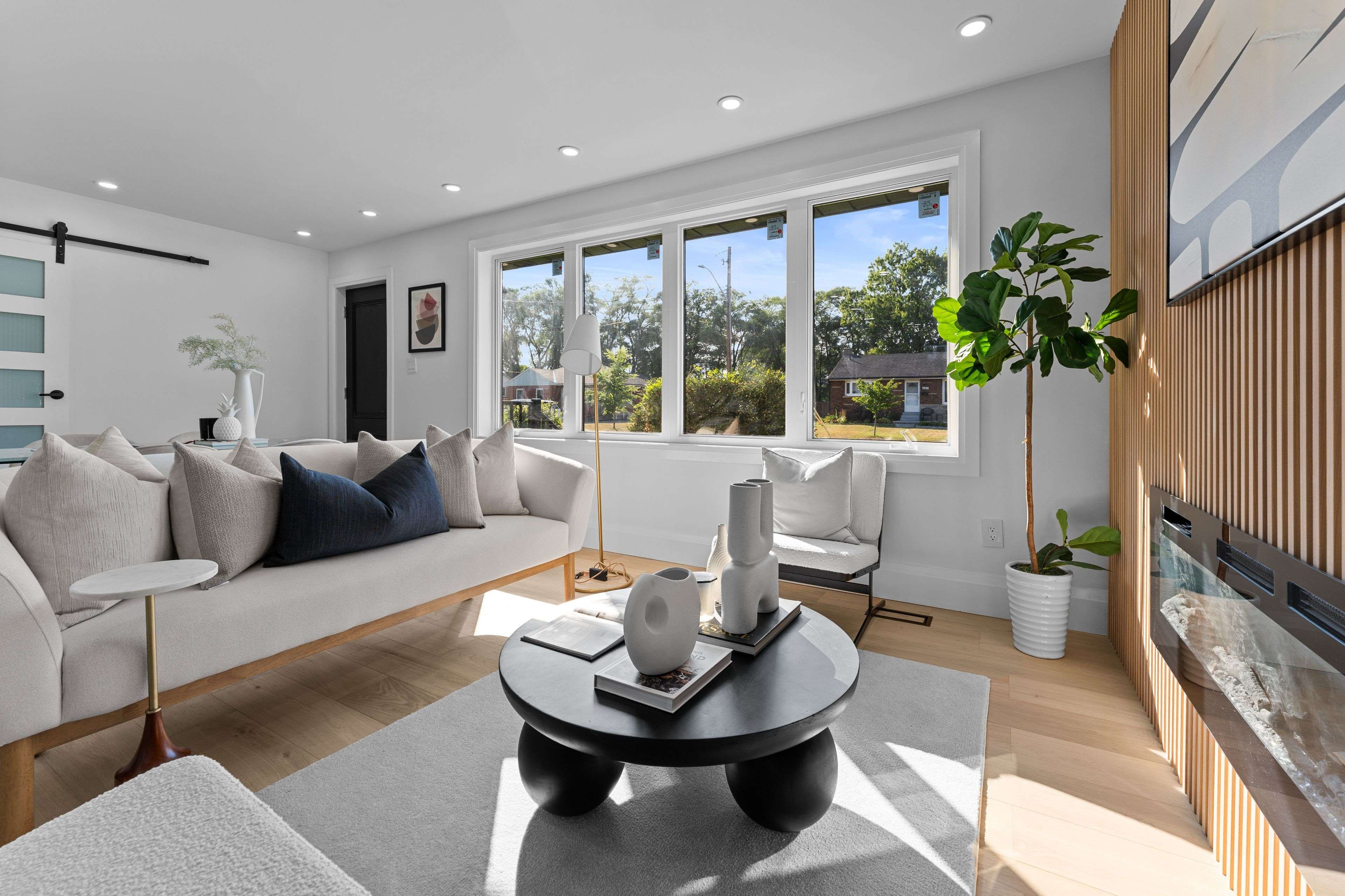 Burlington, ON L7T 3T2,686 Wickens AVE