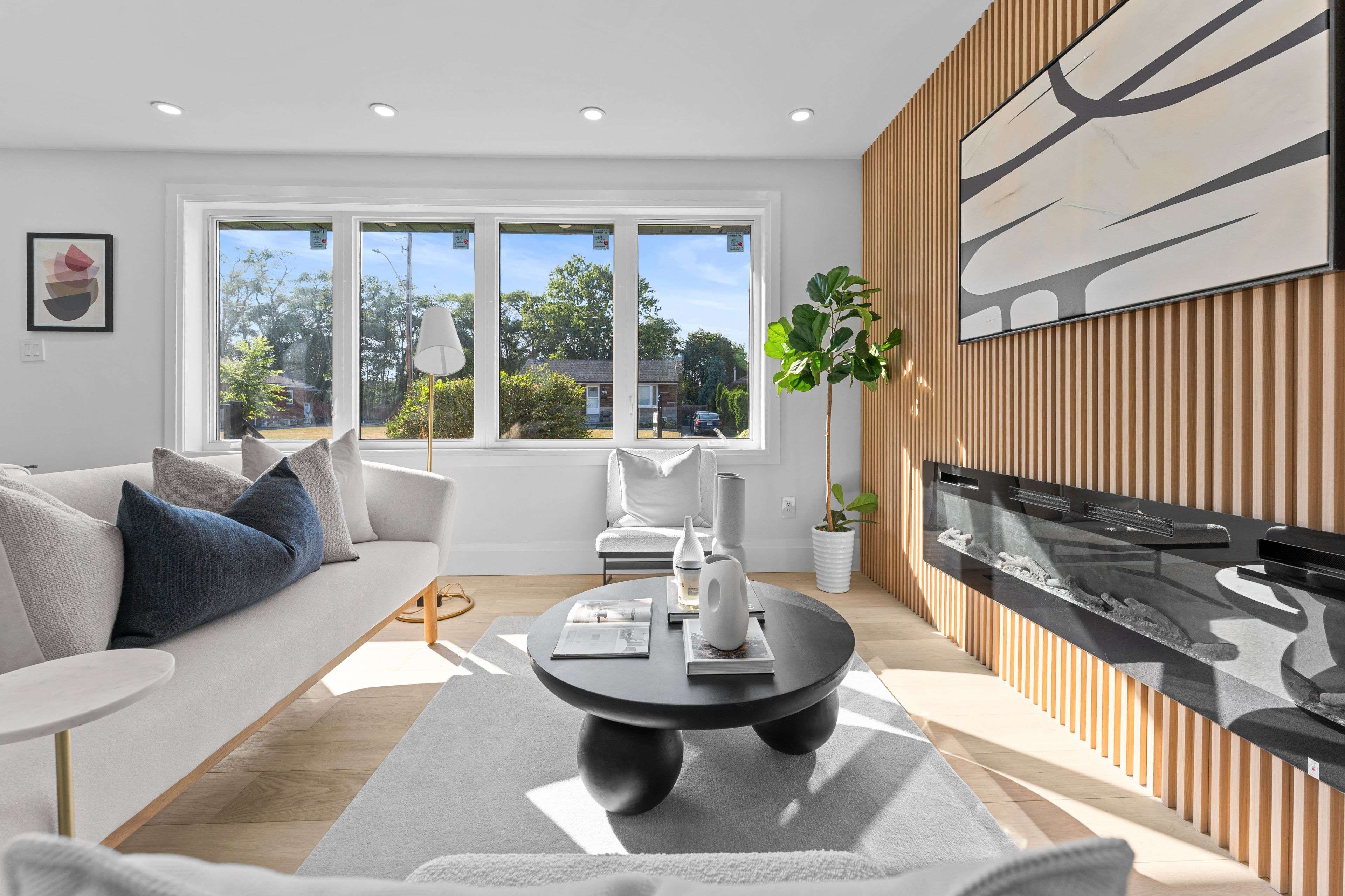 Burlington, ON L7T 3T2,686 Wickens AVE