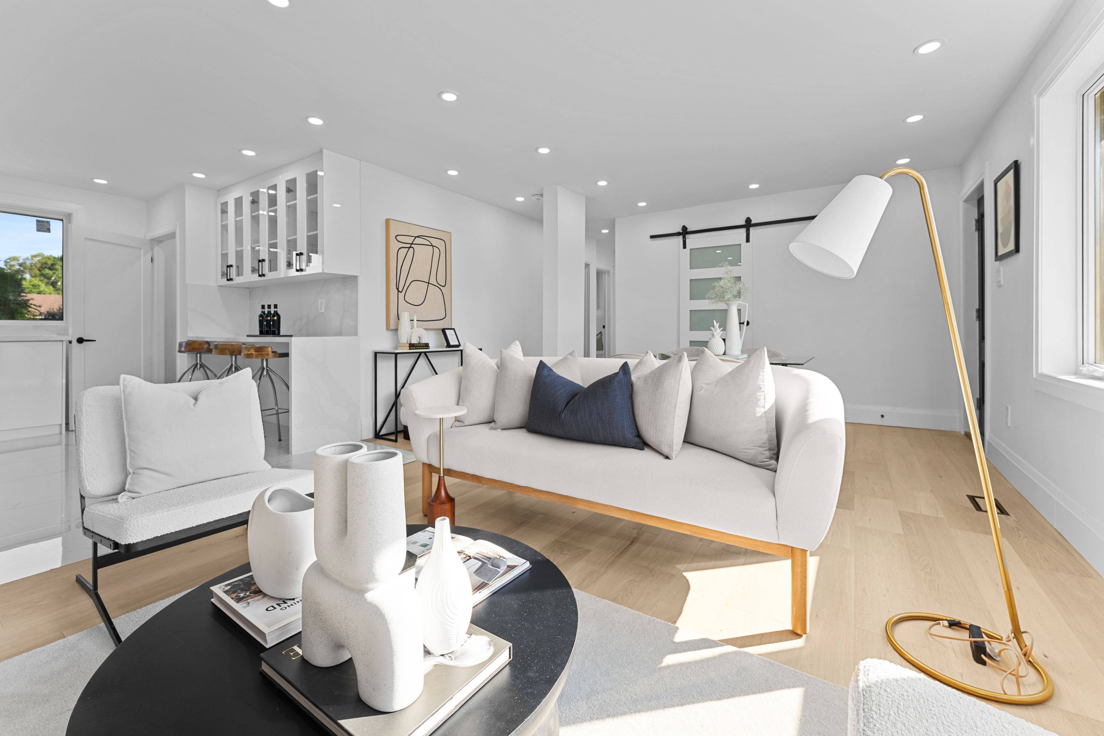 Burlington, ON L7T 3T2,686 Wickens AVE