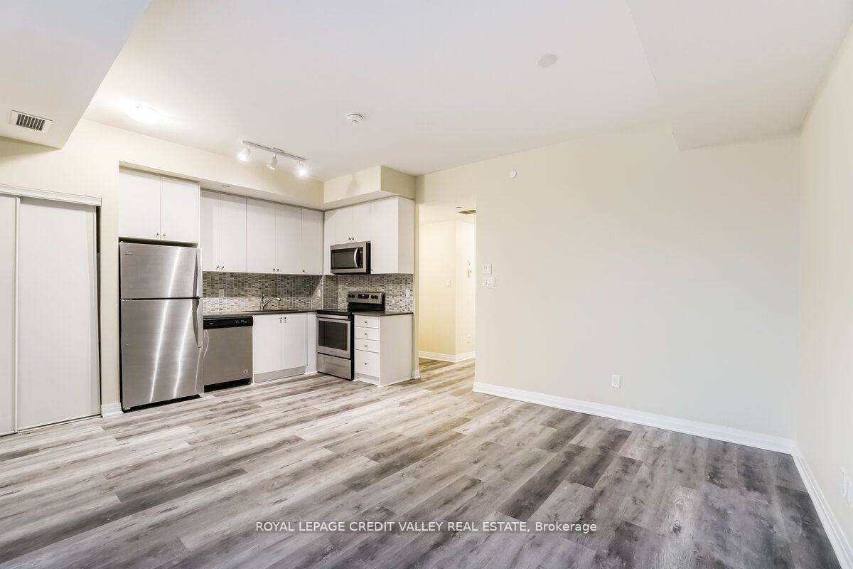 Mississauga, ON L5G 4K7,670 Atwater AVE #09