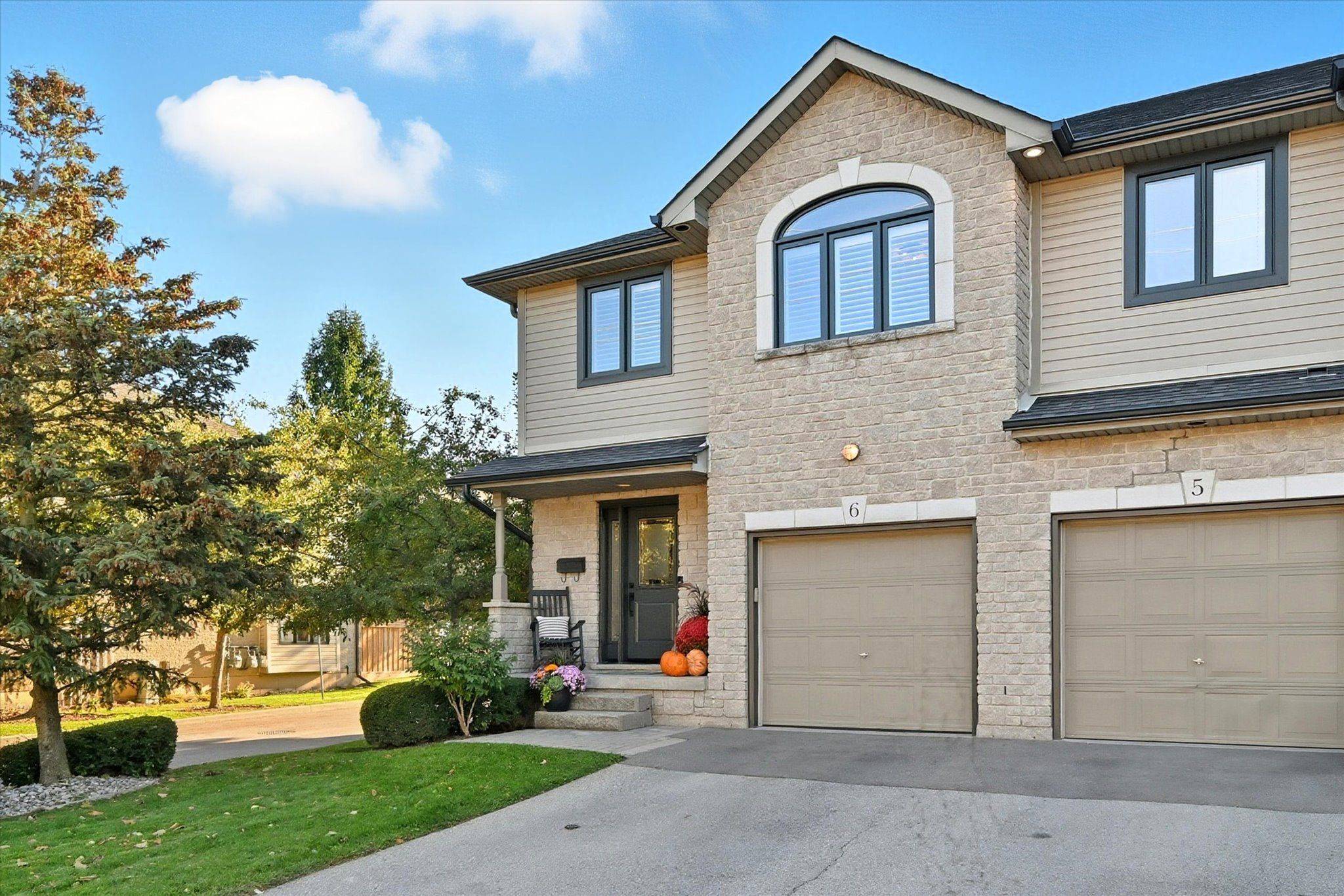 Burlington, ON L7M 4S2,2110 Headon RD #6