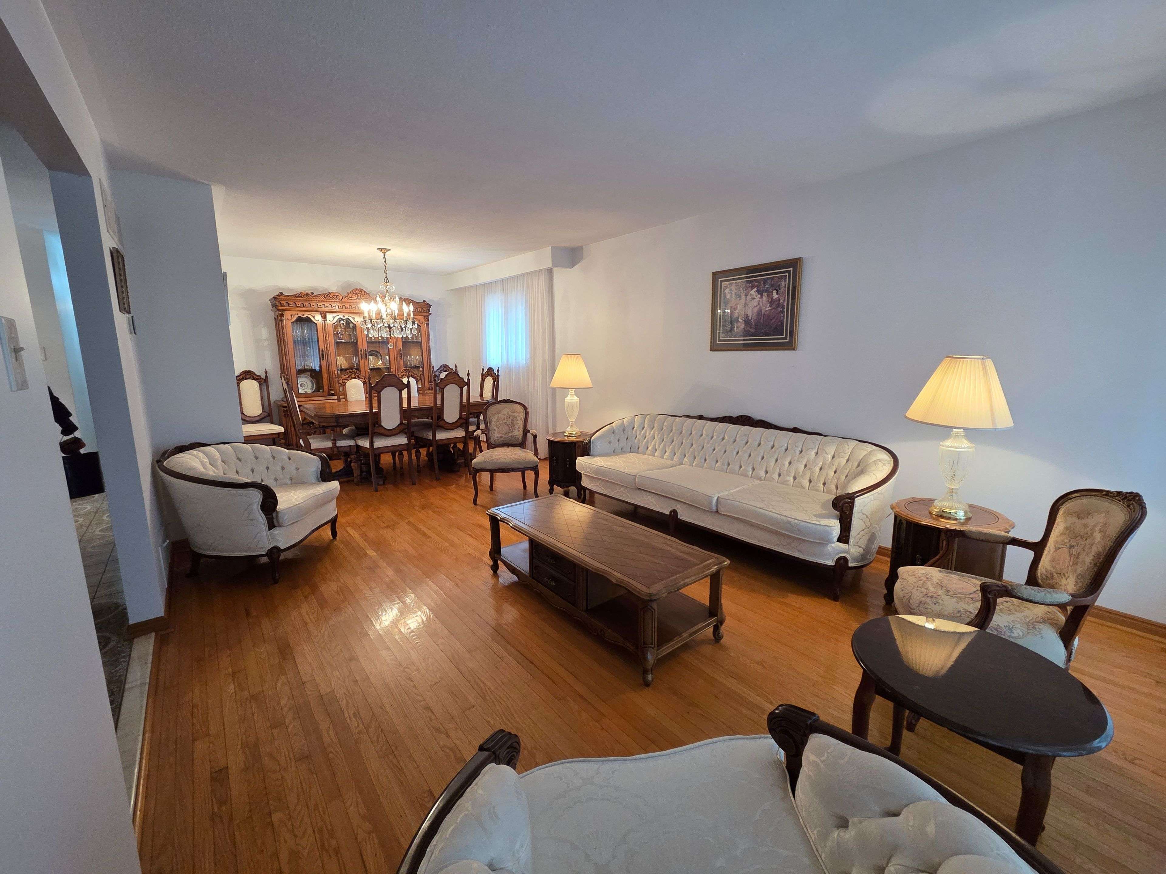 Mississauga, ON L4W 2V9,1622 Anworld CT