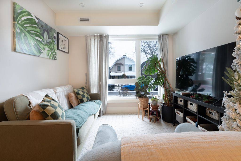 Toronto W02, ON M6H 3A7,398 Westmoreland AVE N #1