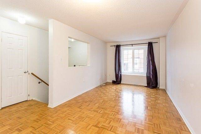 Brampton, ON L6X 5A1,120 Railroad ST #9