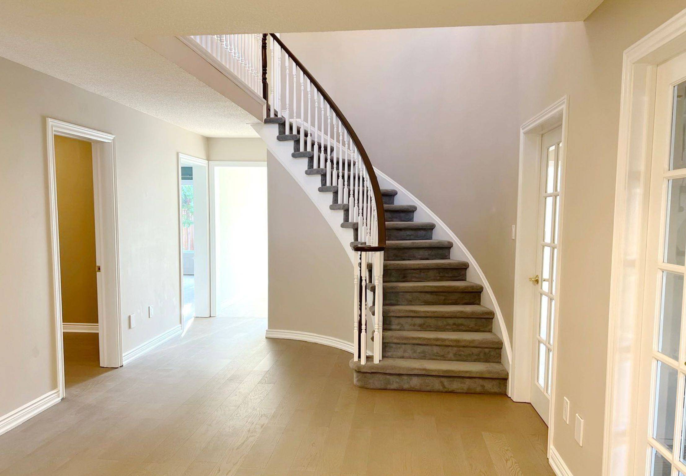 Oakville, ON L6M 3A1,2037 Schoolmaster CIR