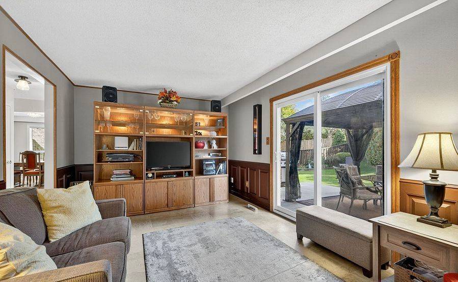 Brampton, ON L6S 2V8,55 Massey ST