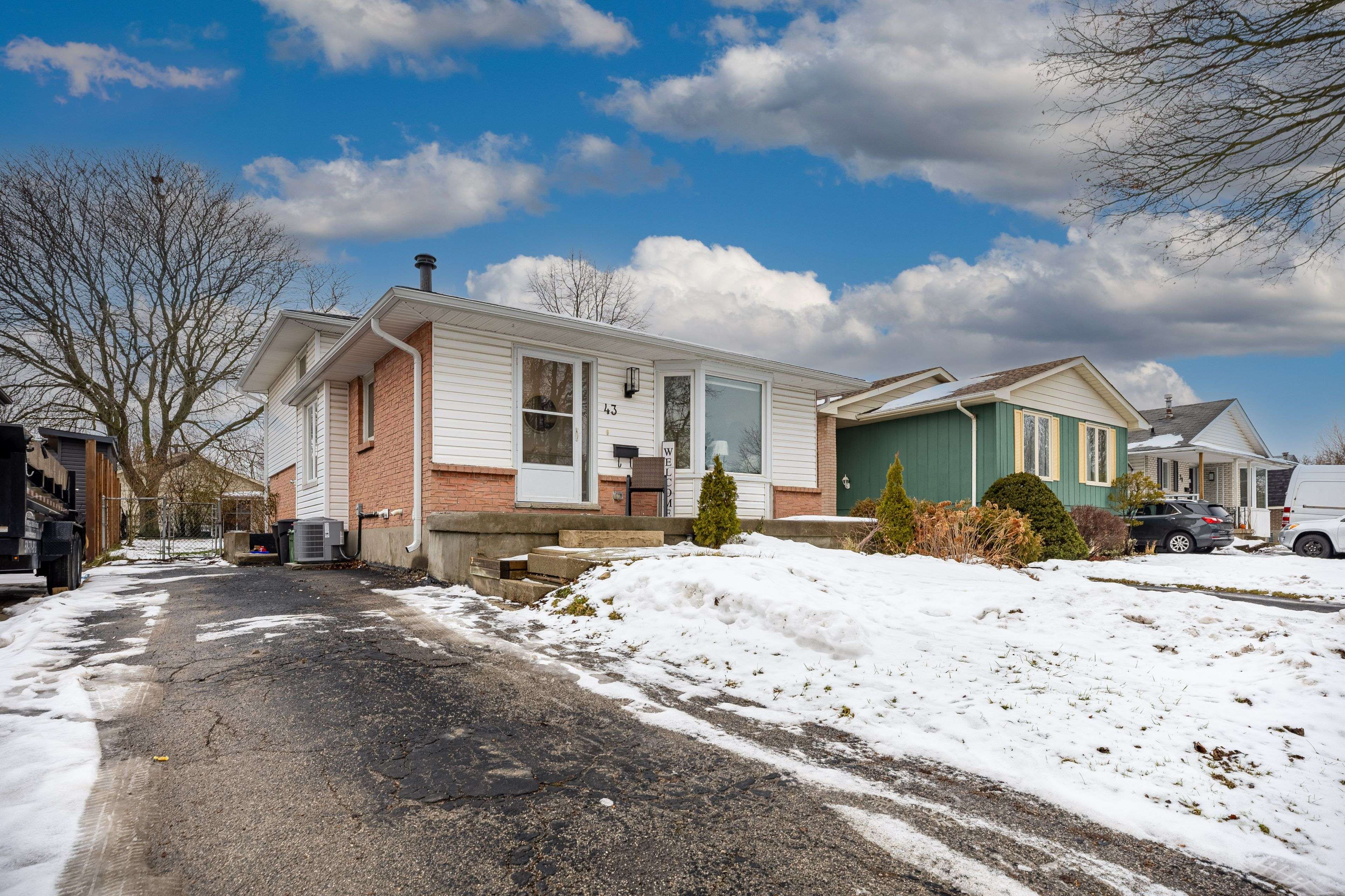 London South, ON N6E 2J2,43 Beechmount CRES