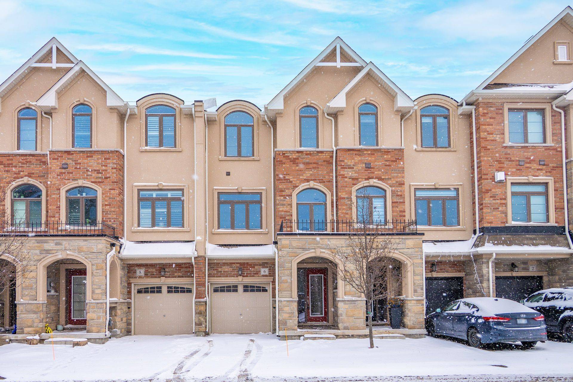 Hamilton, ON L8B 0S1,6 Borers Creek CIR S