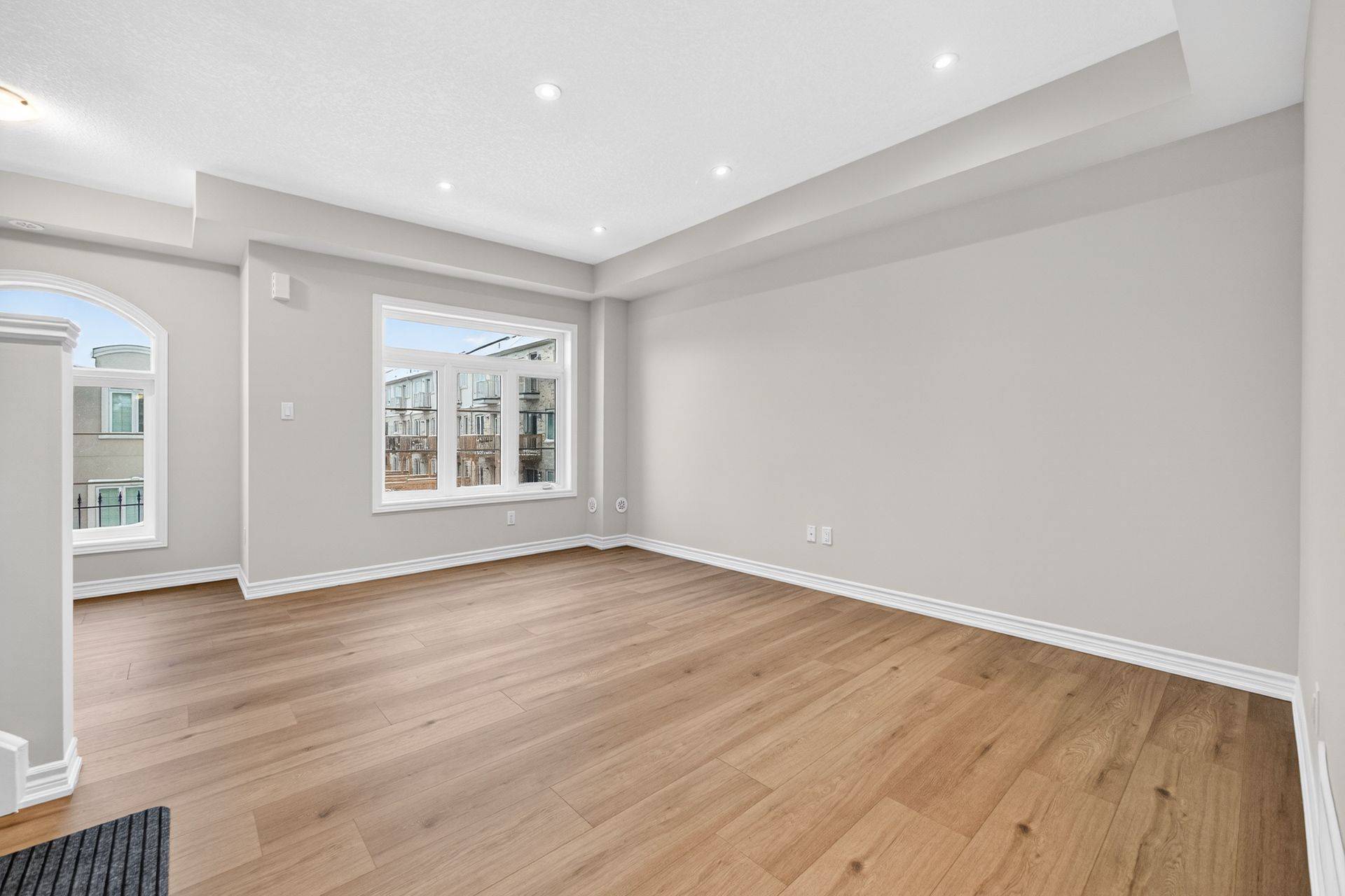 Hamilton, ON L8B 0S1,6 Borers Creek CIR S