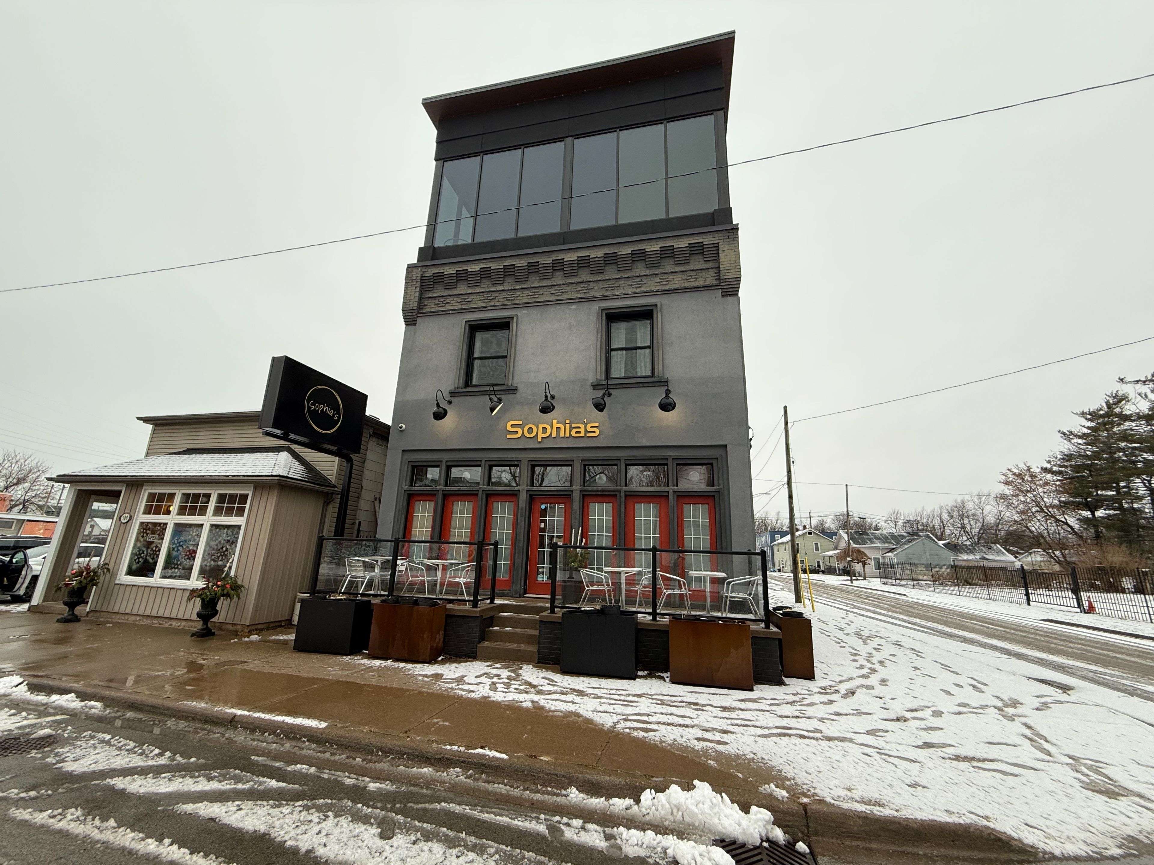 Fort Erie, ON L2A 3G3,111 Niagara BLVD