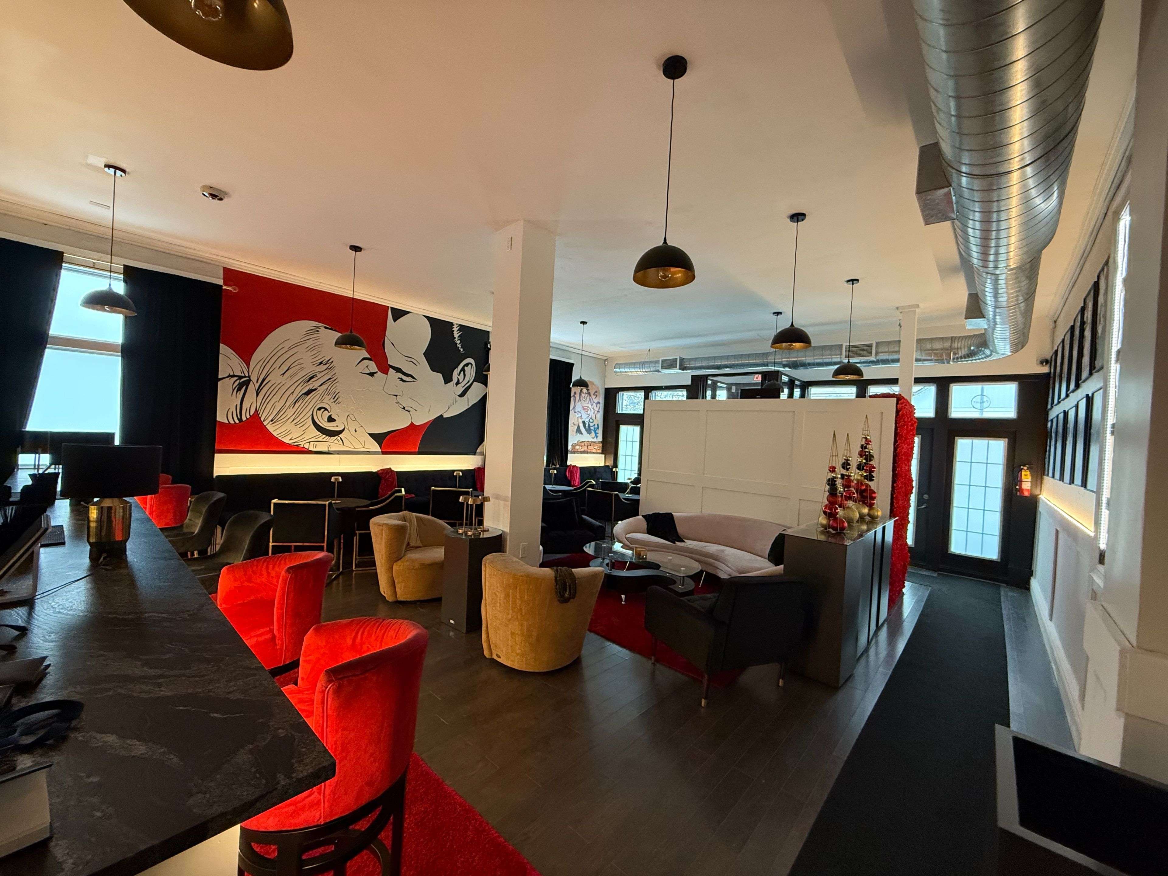 Fort Erie, ON L2A 3G3,111 Niagara BLVD