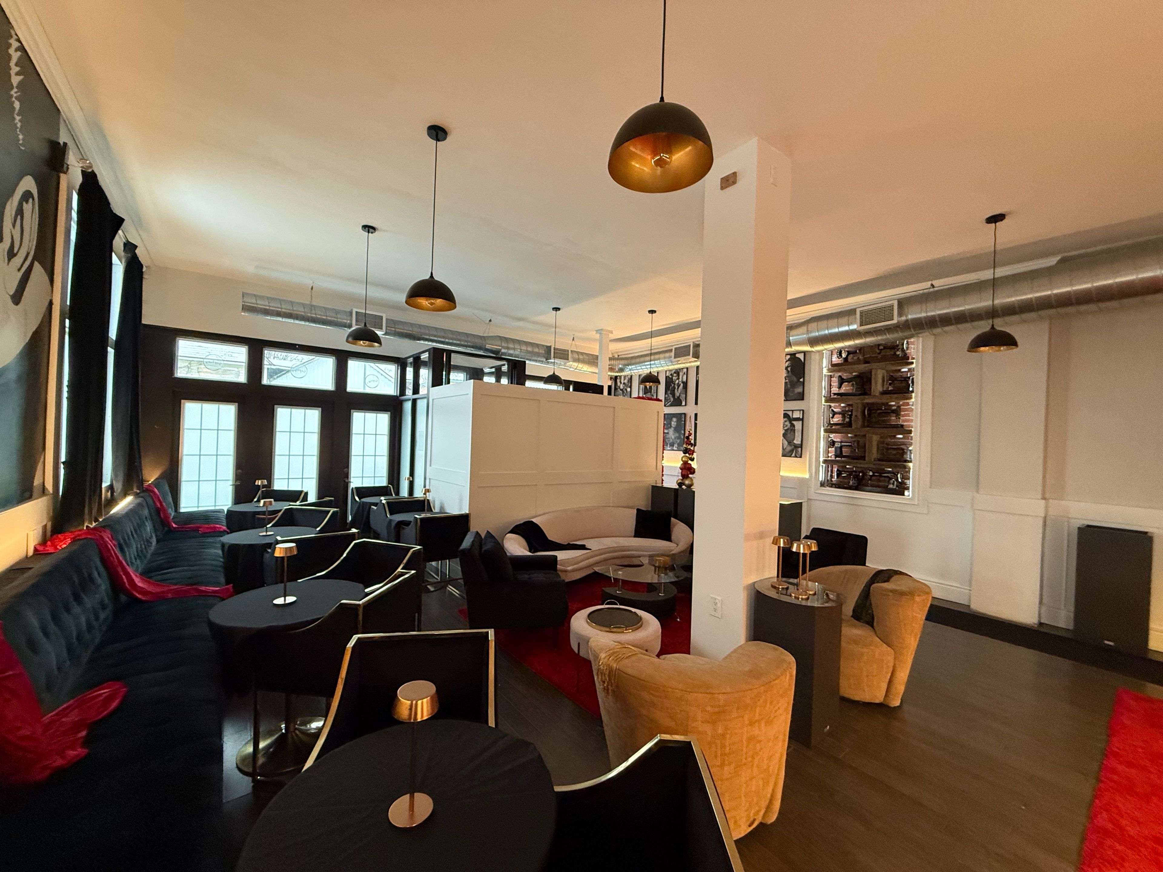 Fort Erie, ON L2A 3G3,111 Niagara BLVD