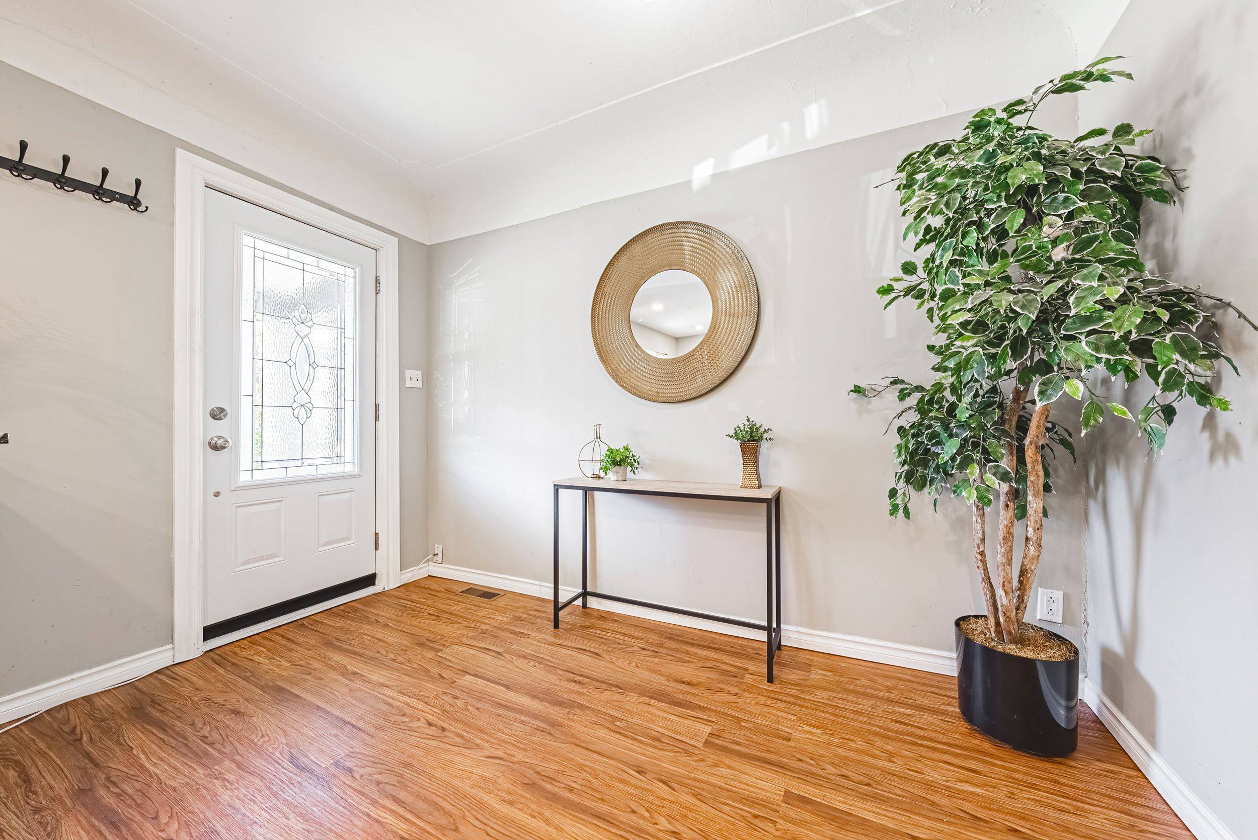 Hamilton, ON L8L 7H3,24 Rowanwood ST