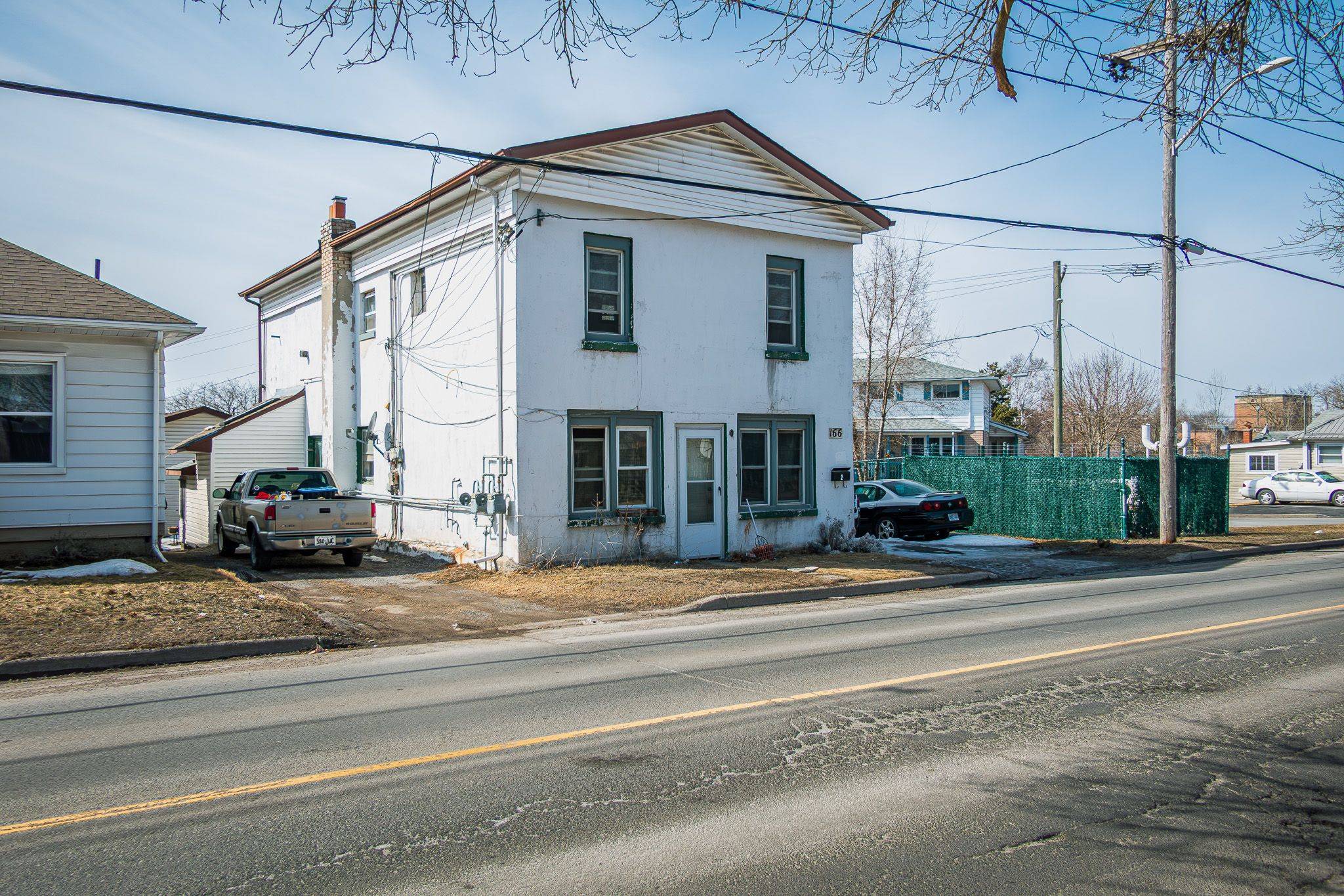 Quinte West, ON K8V 2M7,166 West ST