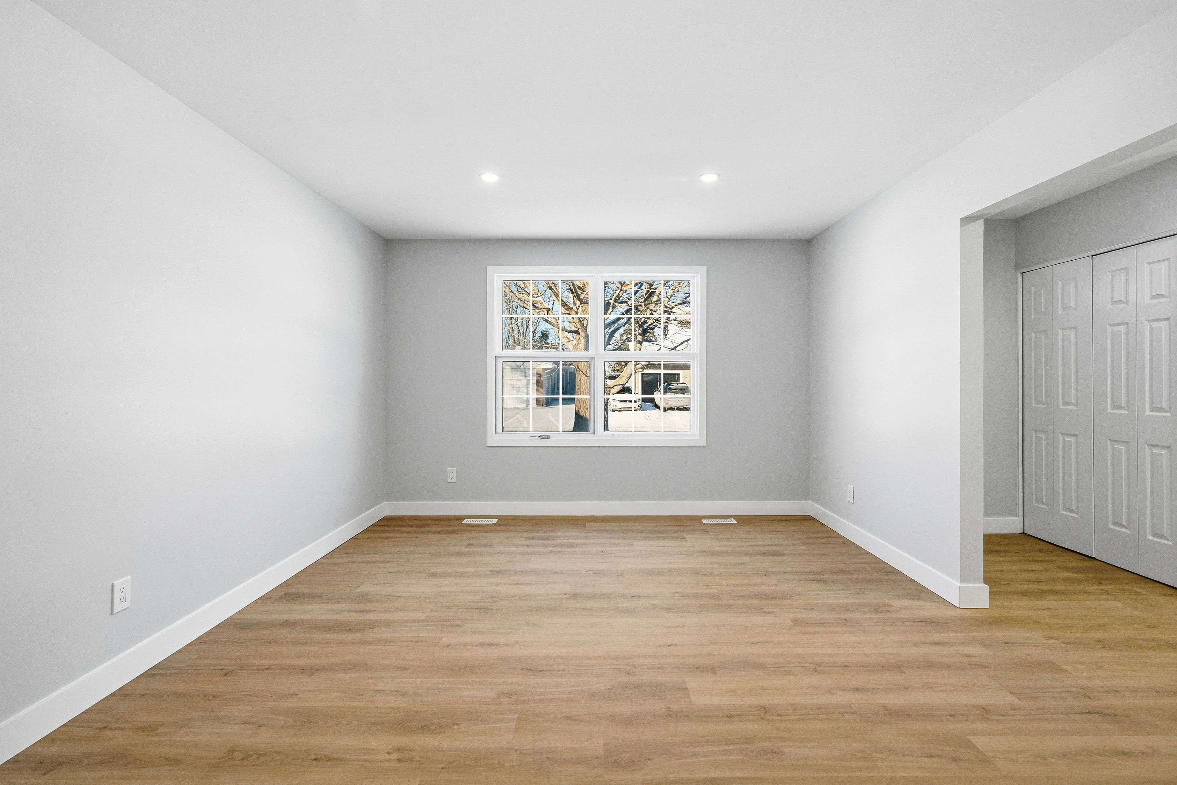 Beacon Hill North - South And Area, ON K1J 6A4,2158 Fillmore CRES