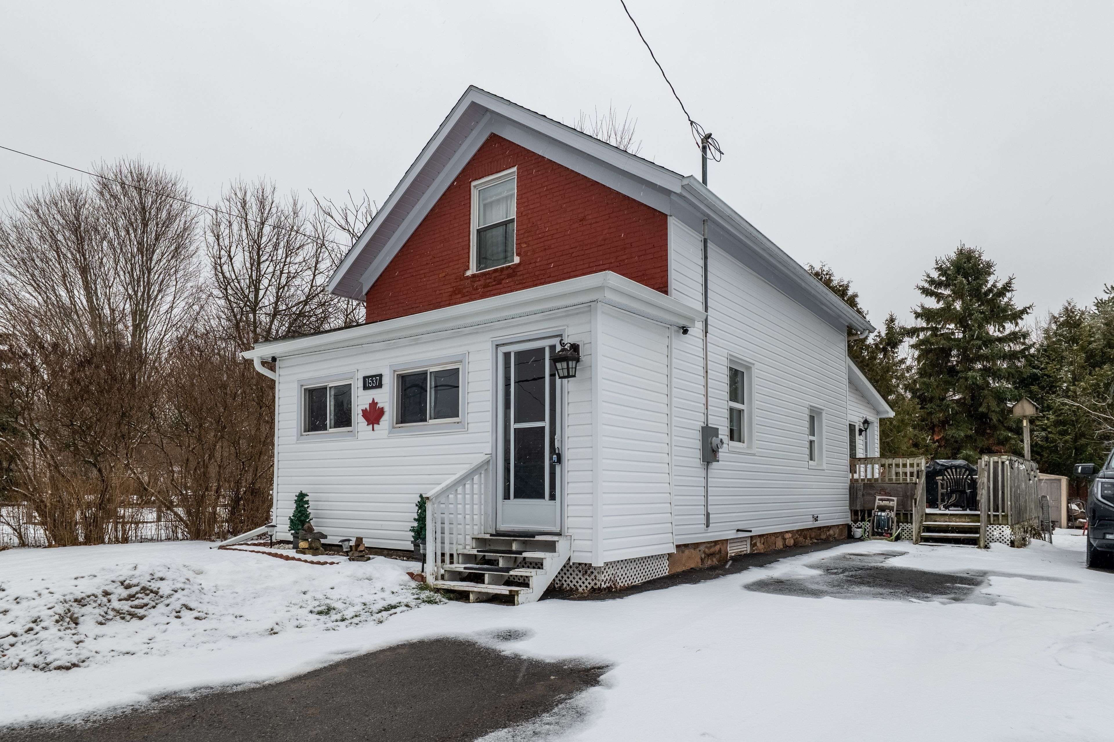 Front Of Yonge, ON K0E 1R0,1537 County Road 2 N/A