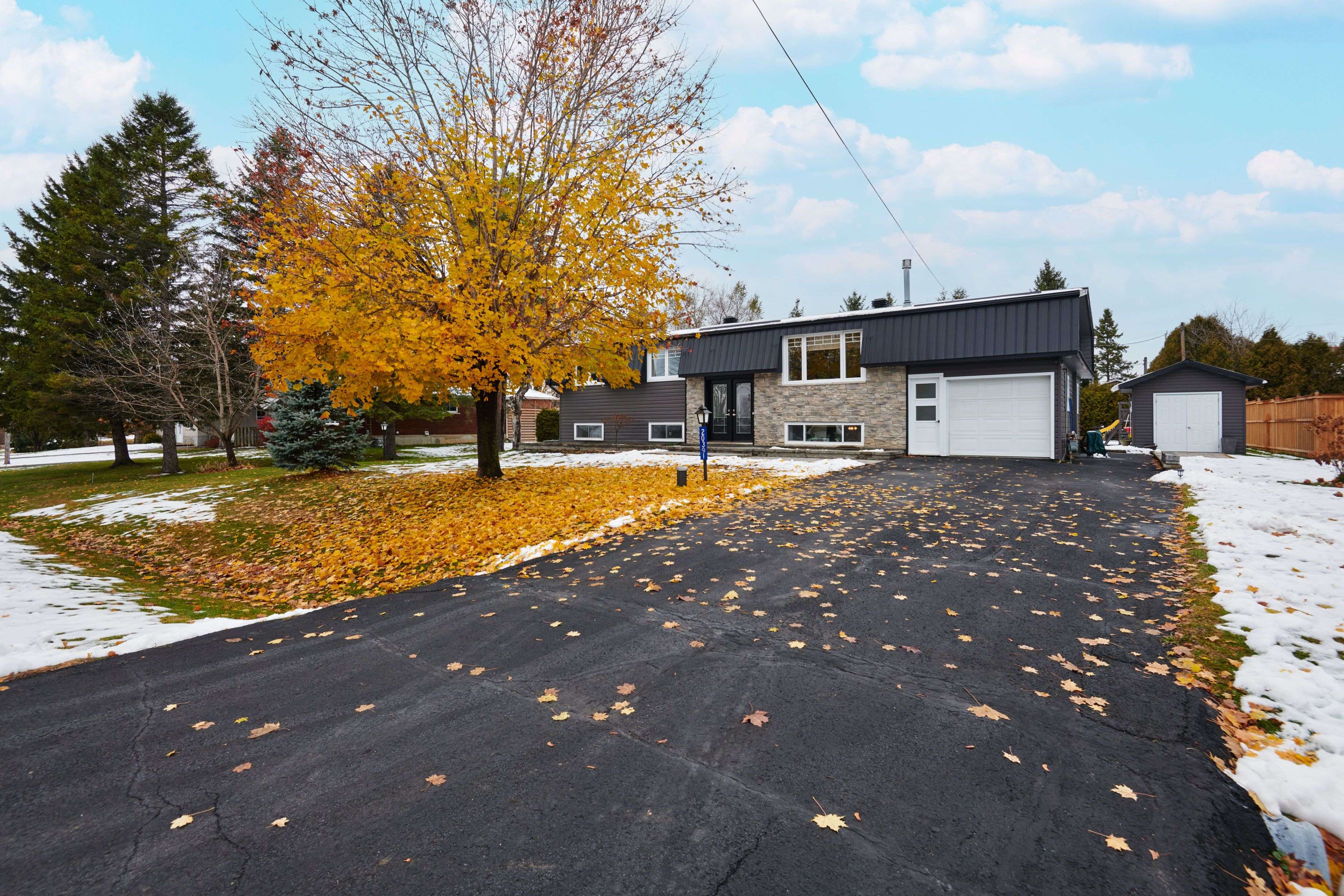 South Glengarry, ON K0C 1L0,20391 Park CRES