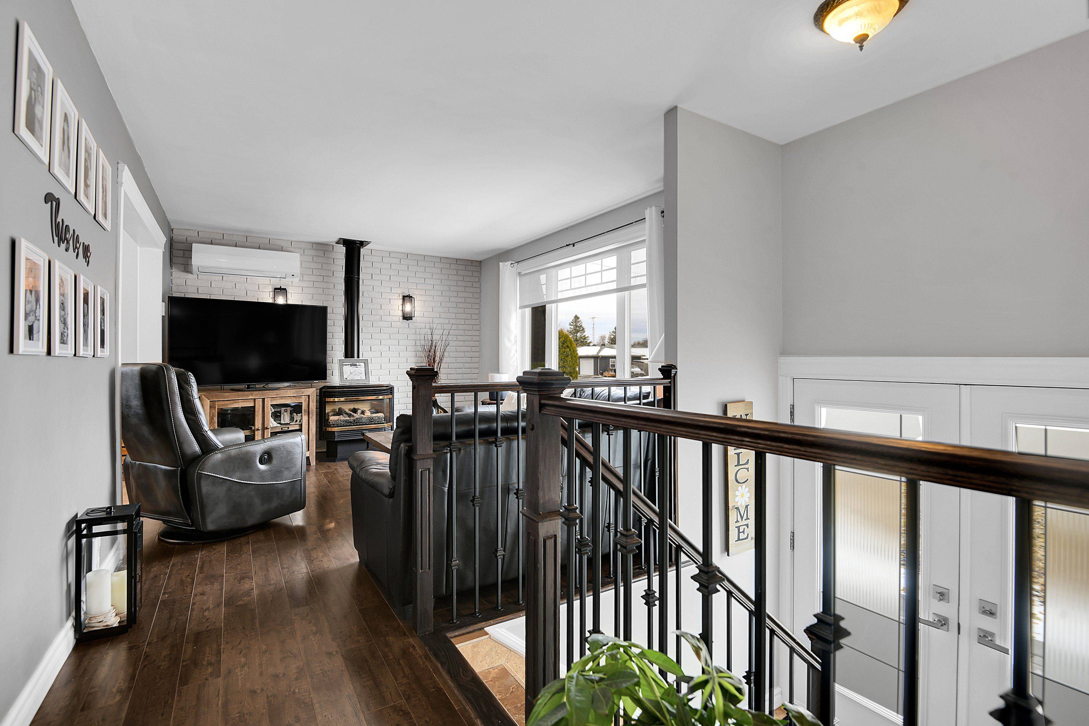 South Glengarry, ON K0C 1L0,20391 Park CRES