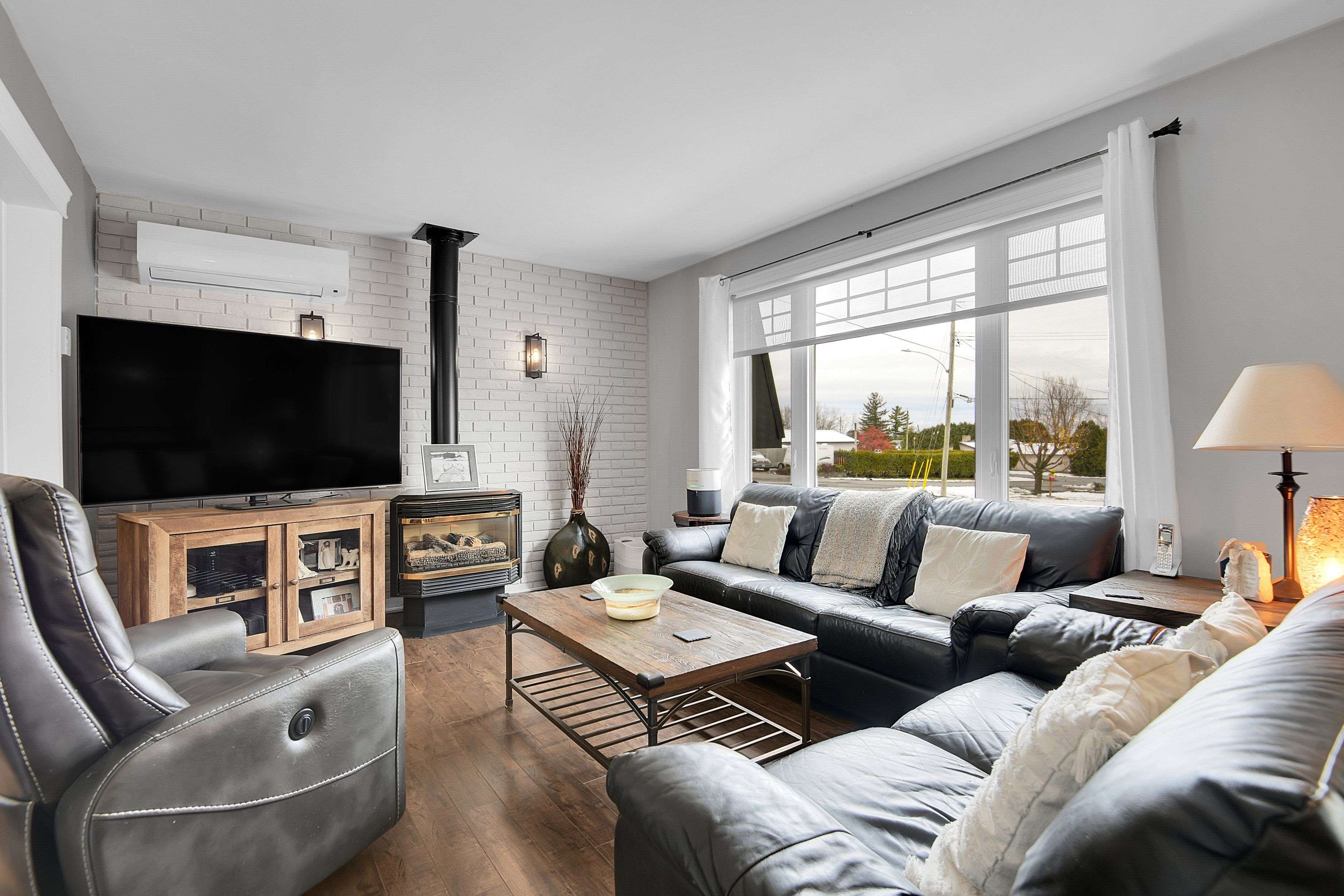 South Glengarry, ON K0C 1L0,20391 Park CRES