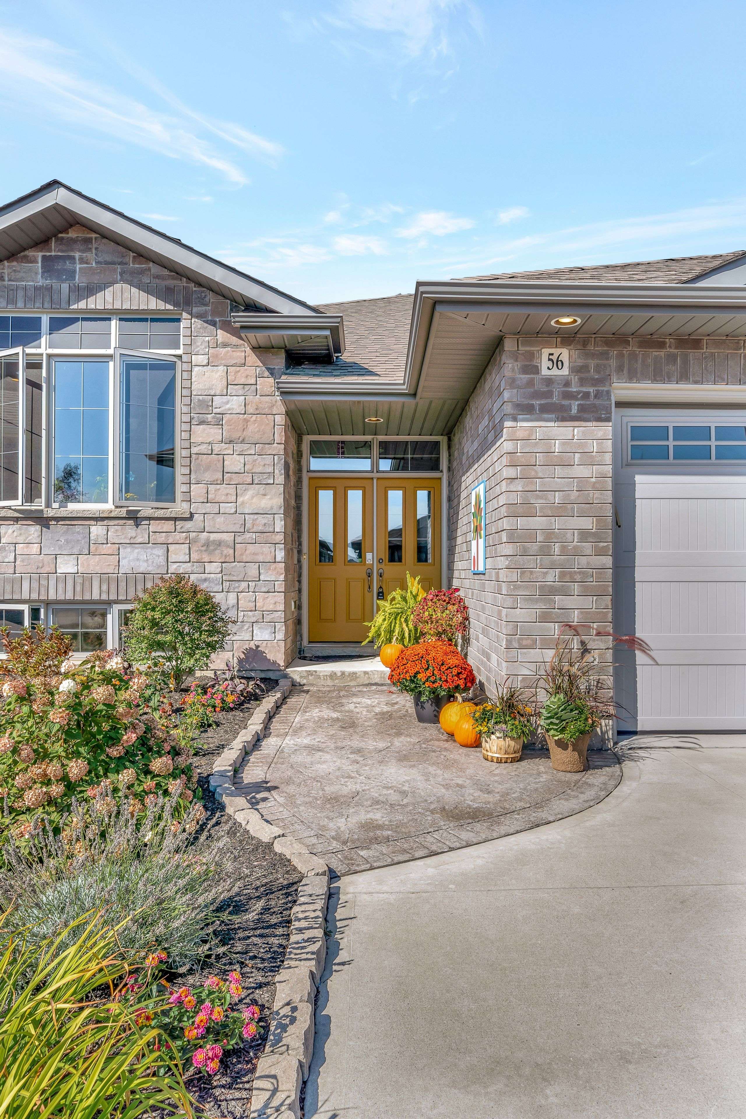 Quinte West, ON K8V 0G1,56 McIntosh CRES