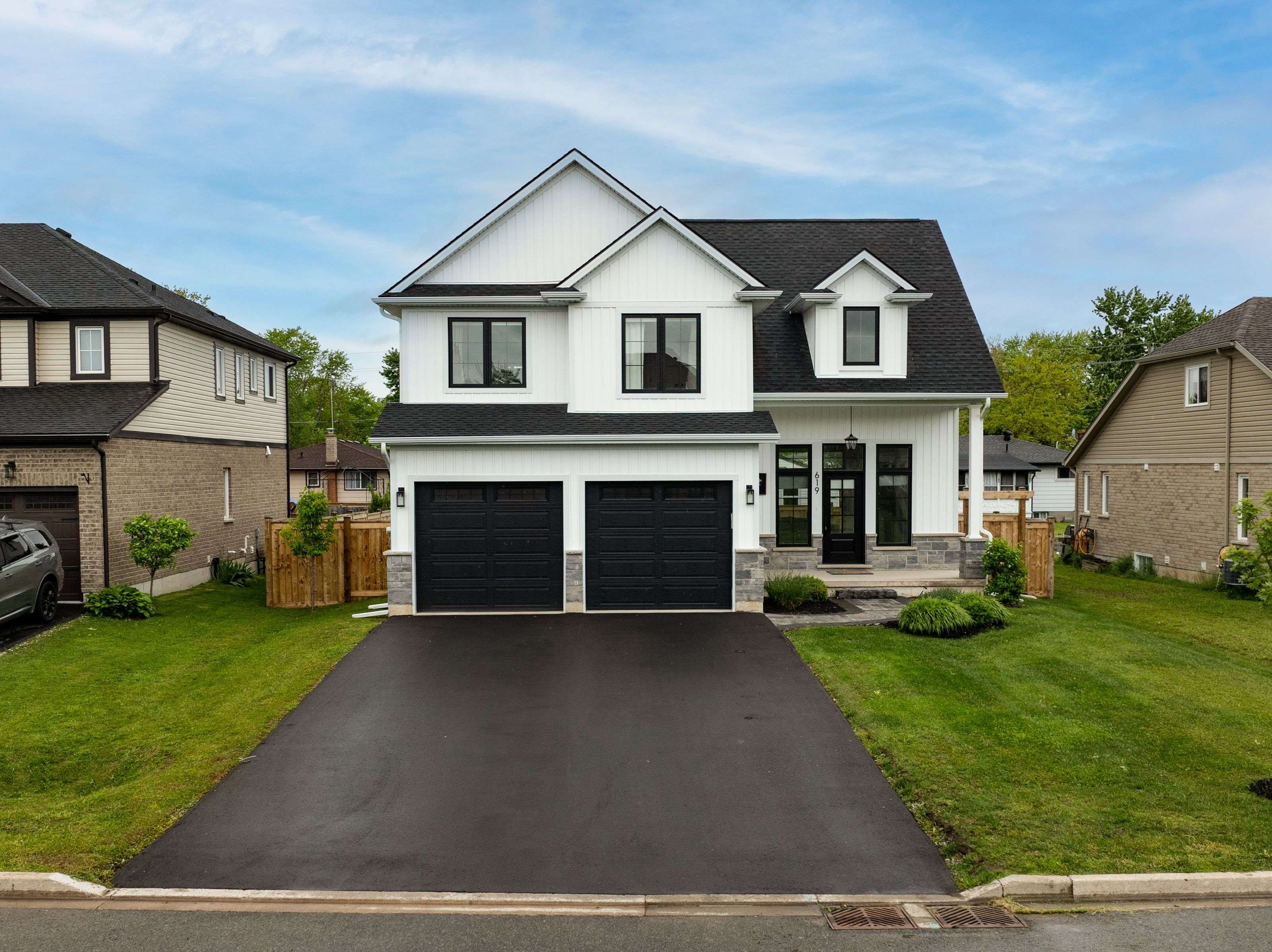 Fort Erie, ON L2A 6W1,619 Brian ST