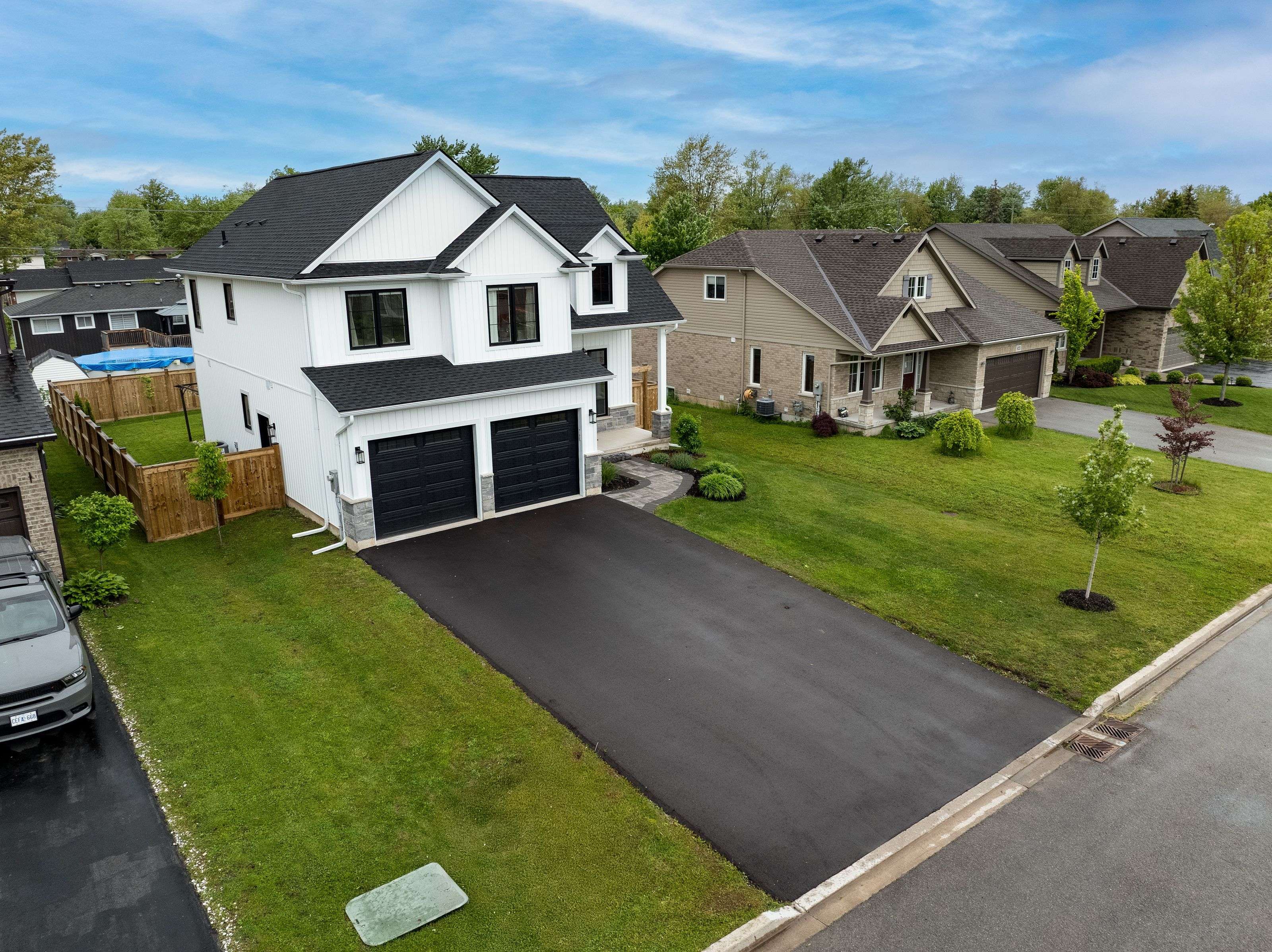 Fort Erie, ON L2A 6W1,619 Brian ST