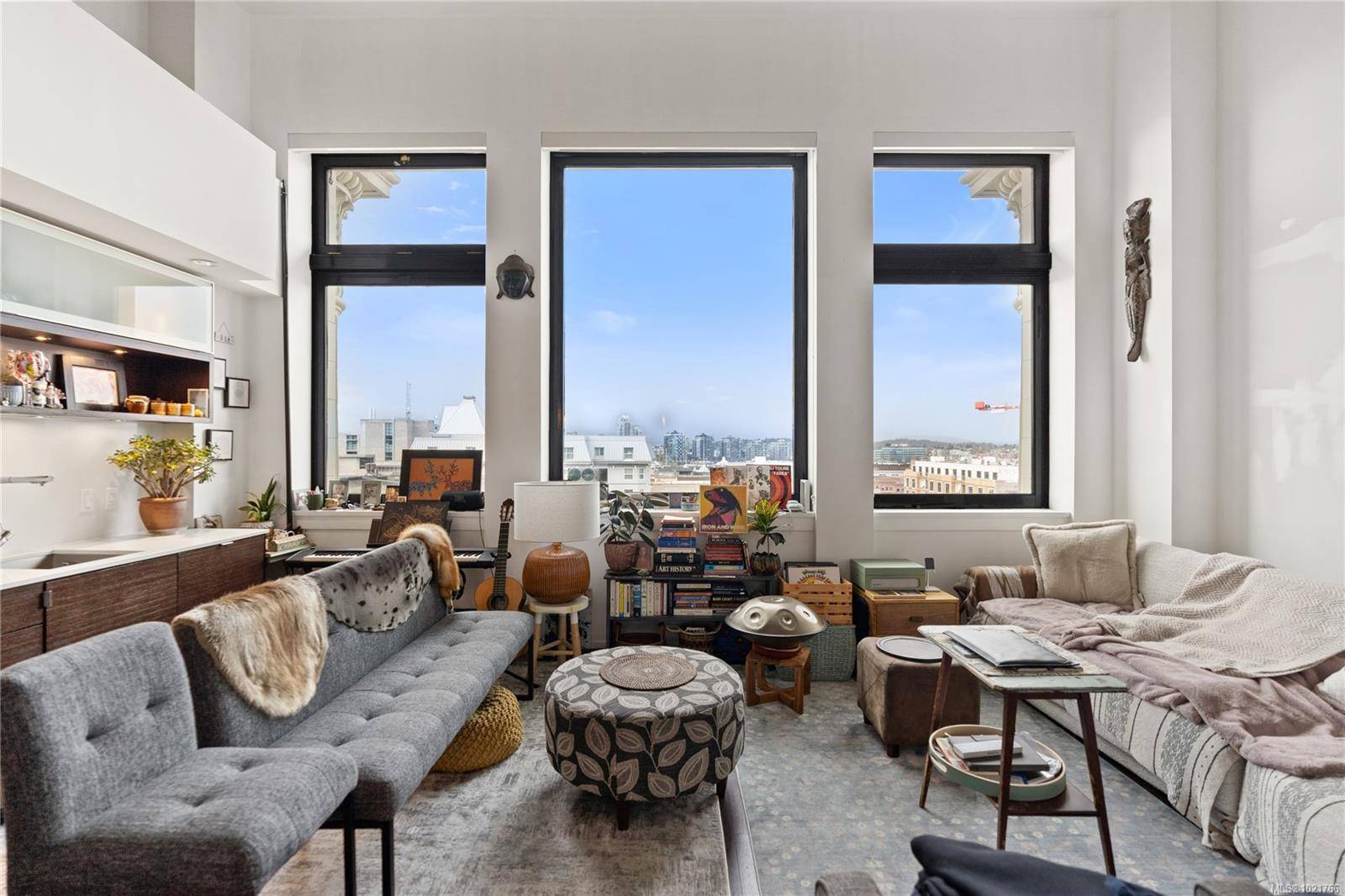 Victoria, BC V8W 0B8,770 Fisgard St #416