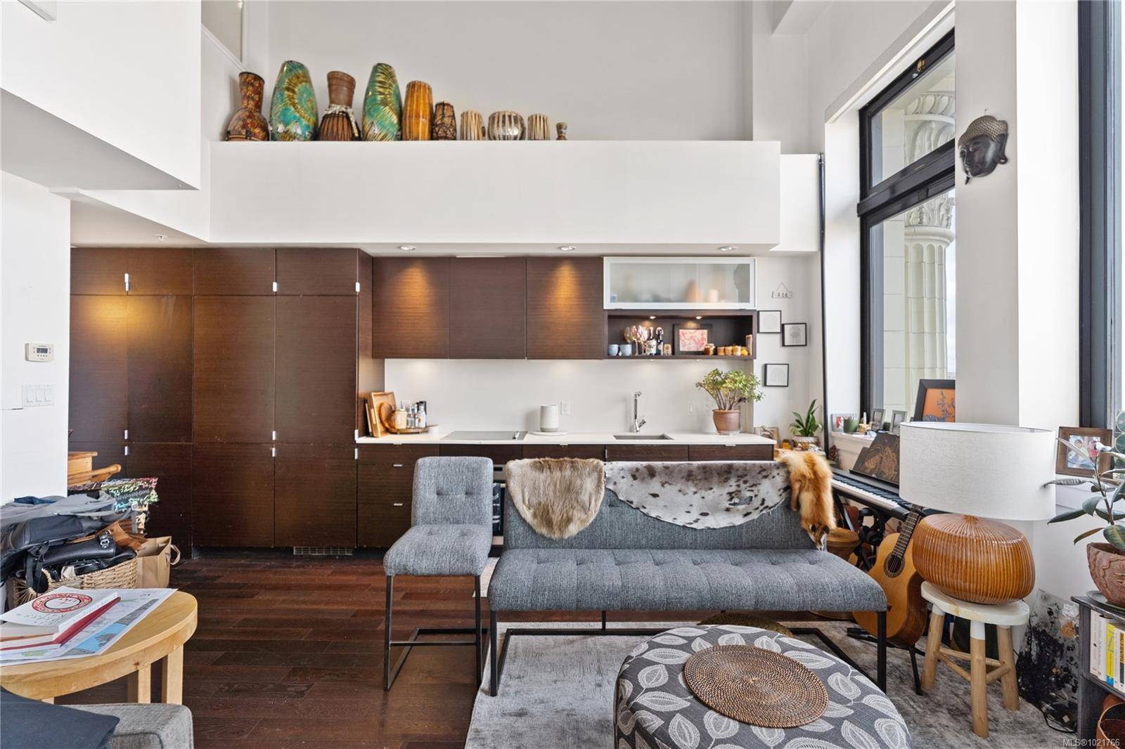 Victoria, BC V8W 0B8,770 Fisgard St #416