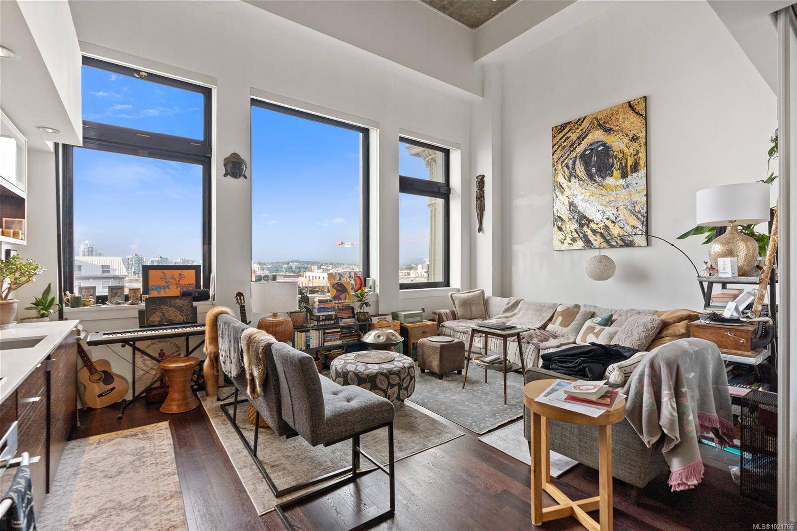 Victoria, BC V8W 0B8,770 Fisgard St #416