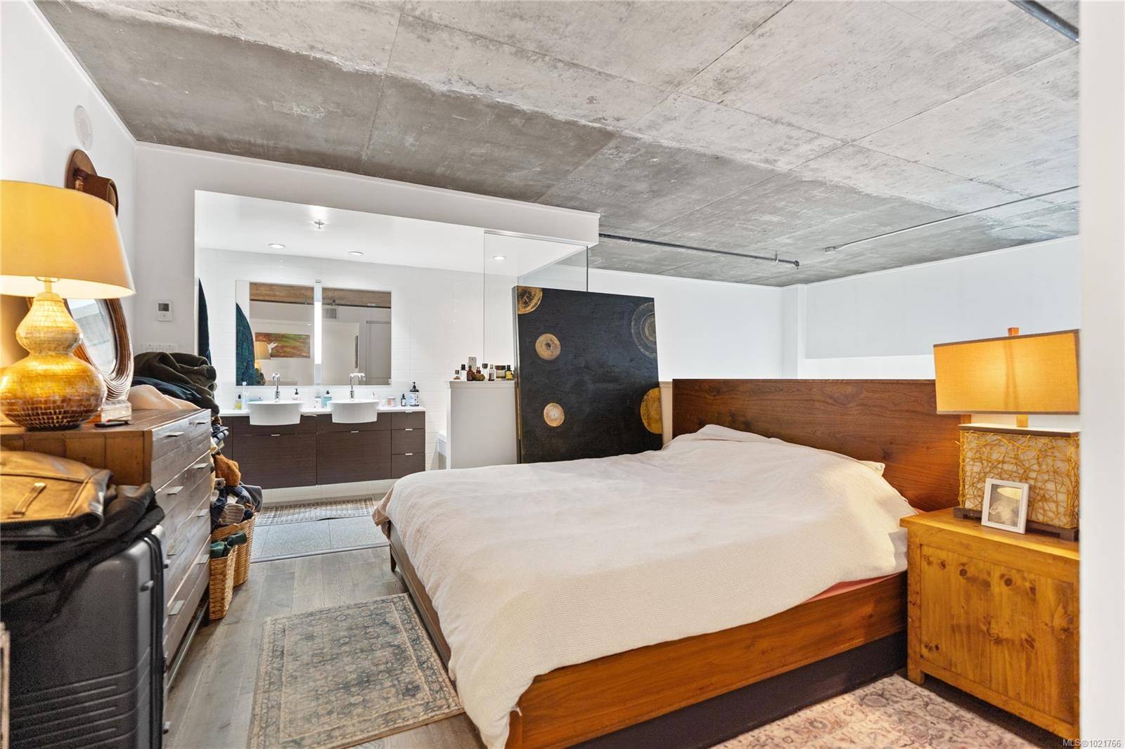 Victoria, BC V8W 0B8,770 Fisgard St #416