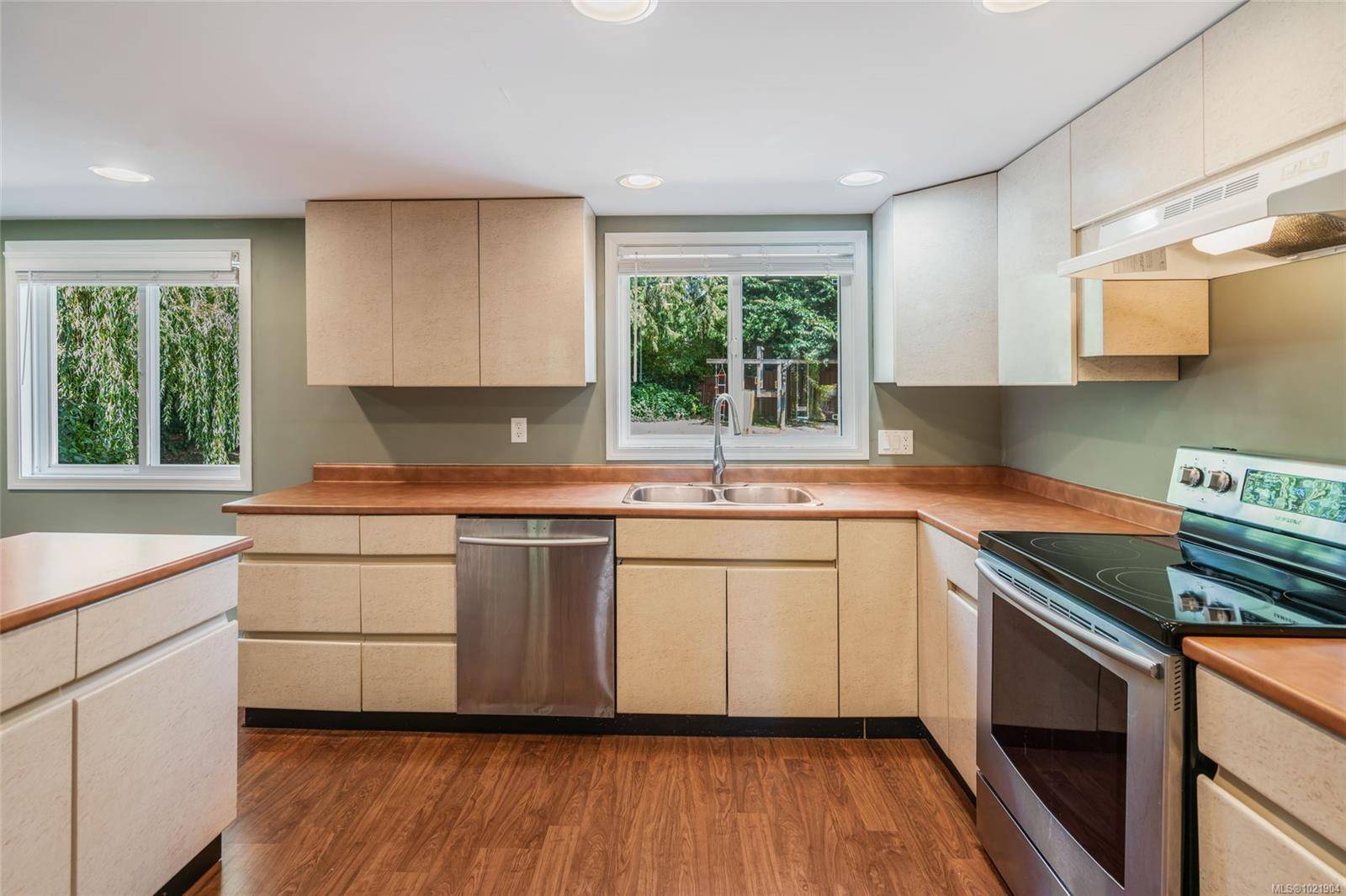 Parksville, BC V9P 1H7,338 McKinnon St