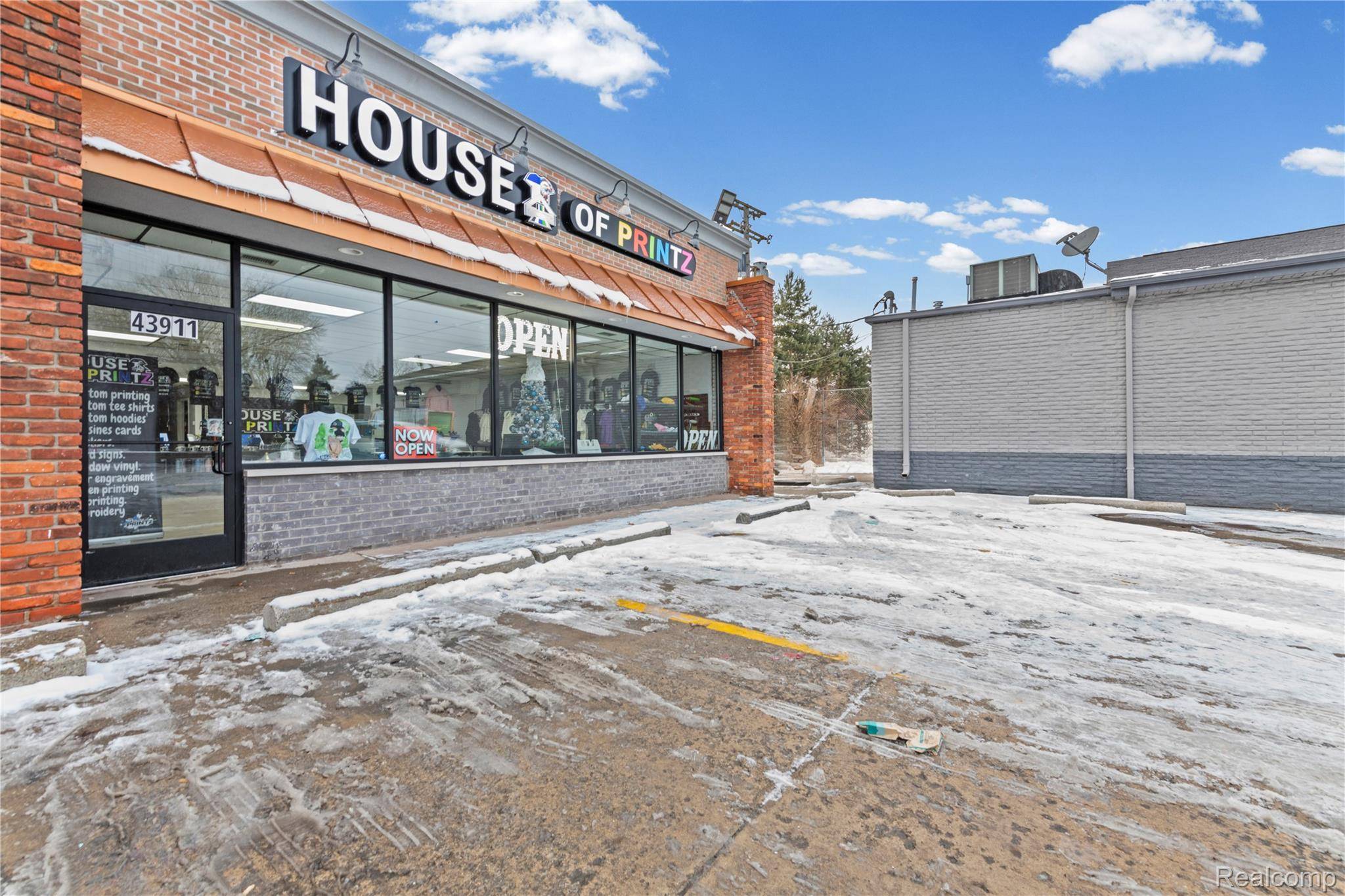 Sterling Heights, MI 48314,43911 Van Dyke