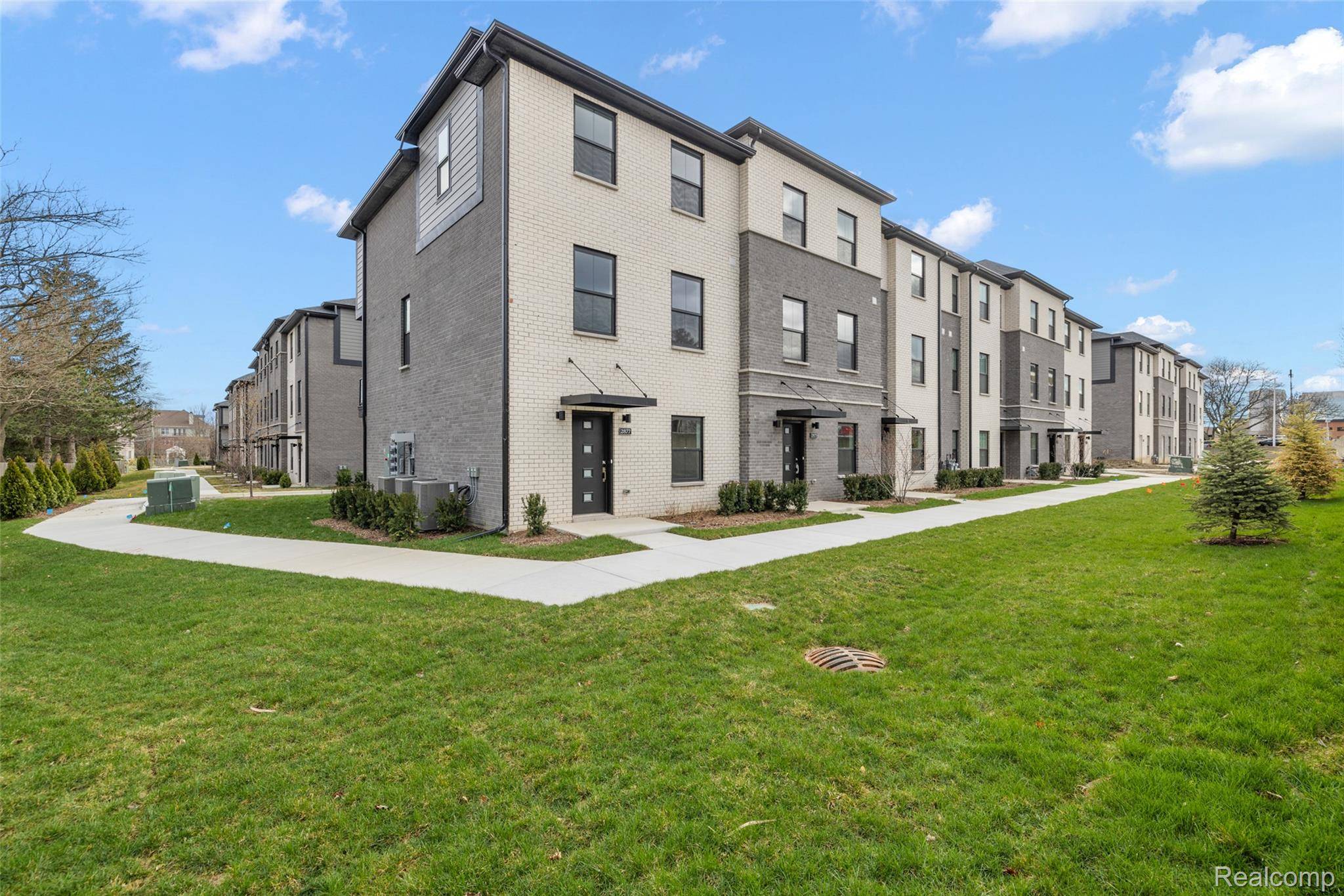 Troy, MI 48084,2817 Summers PL