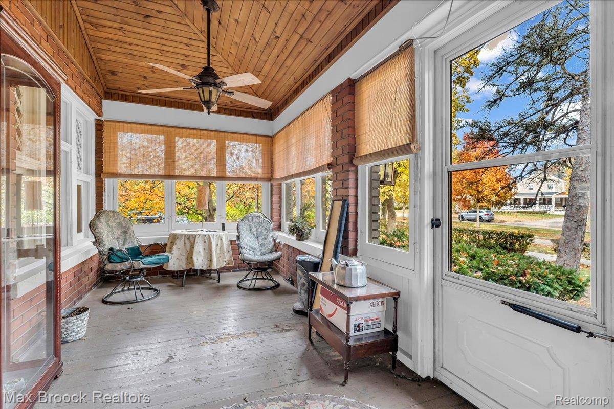 Pleasant Ridge, MI 48069,11 Poplar Park BLVD