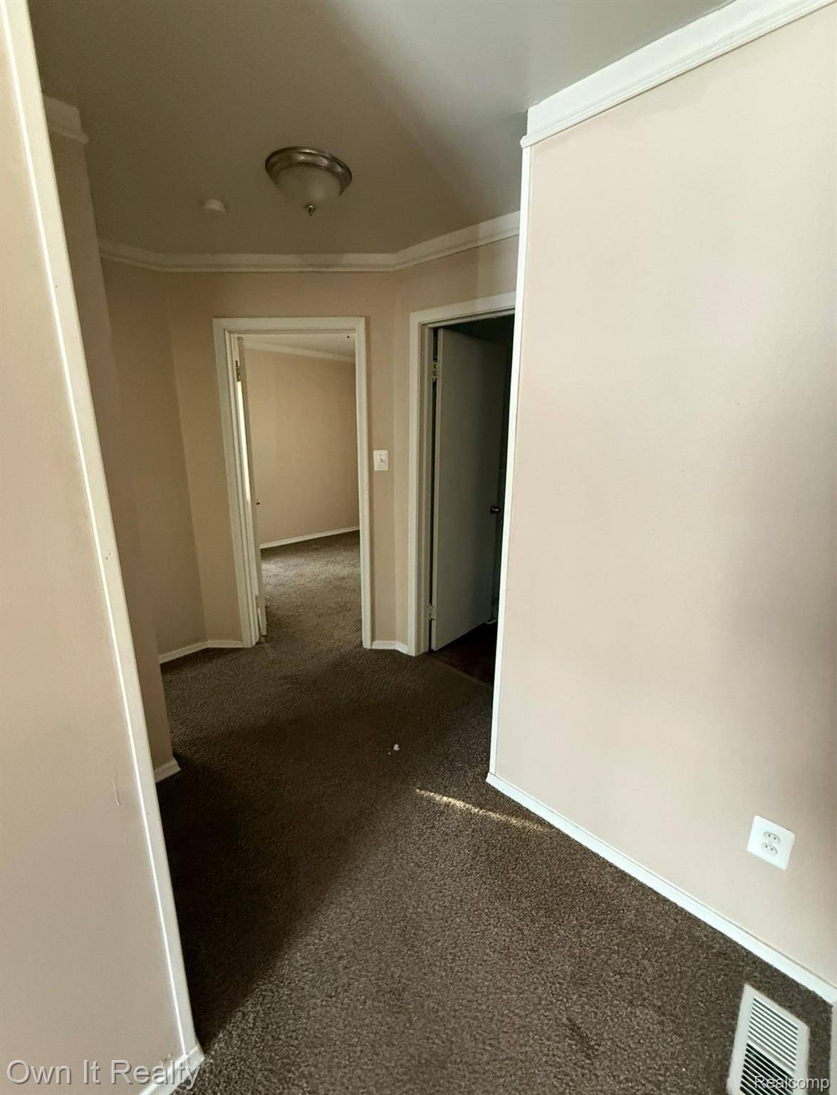 Taylor, MI 48180,12296 Syracuse ST